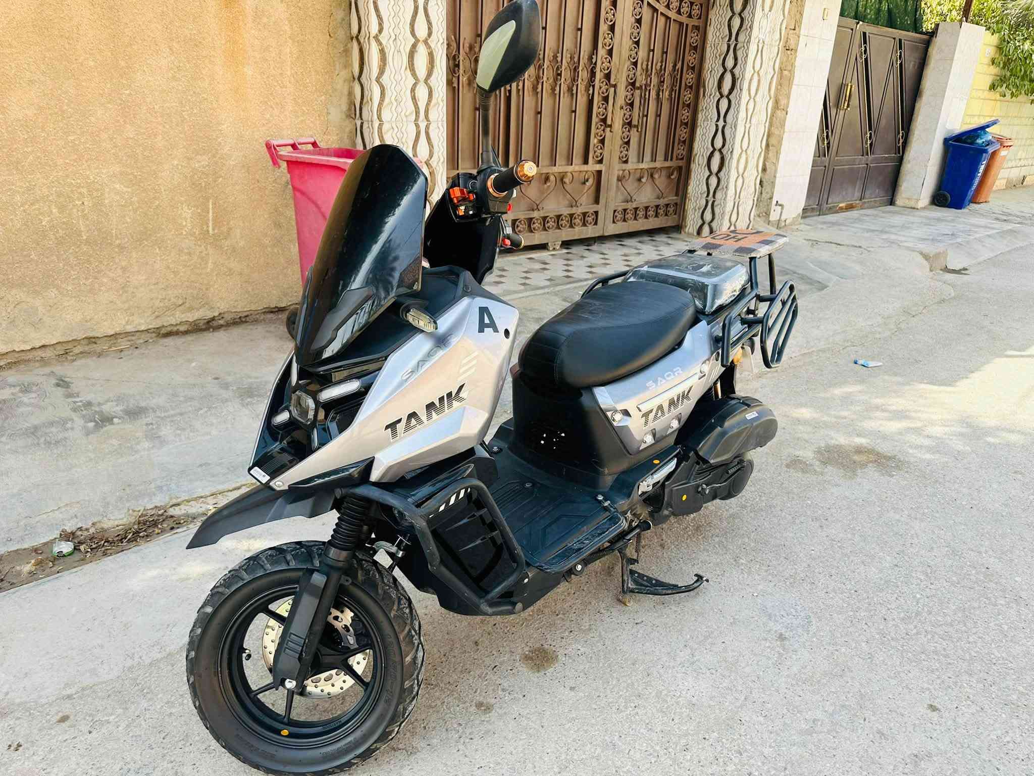 🏍️🔥 دراجة TANK صيني باب أول – موديل 2025 🔥🏍️
دراجة جديدة ومميزة جدًا، بحالة الشركة 💯👌

🔹 الماركة: TANK
🔹 موديل 2025
🔹 تشغيل بصمة + عن بُعد
🔹 دبل دسك أمامي وخلفي
🔹 شاشة ديجتل
🔹 شاشة أعطال
🔹 بلاجكتورات وكالة
🔹 سيباية تحميل أغراض أصلية مال الشركة
🔹 سماعة بلوتوث
🔹 تايرات حجم كبير
🔹 درع حديد بلادي لحماية الدراجة 🛡️
🔹 لون مميز وراقي جدًا
🔹 استيكرات شركة الصقر بالكفرات
🔹 لا برغي مفتوح بيها ❌
🔹 لا كسر ولا فطر ولا شخط
🔹 على حالة الشركة 💯
🔹 ماشية فقط 3000 كم 🔥
🔹 يعني شبه زيرو

💰 السعر: مليون و600 ألف دينار

📍 المكان: بعقوبة – حي المعلمين

📞 للاتصال والاستفسار: ***********

⚠️ الدراجة غير متواجدة على الفيس، يرجى الاتصال على الرقم أعلاه.
