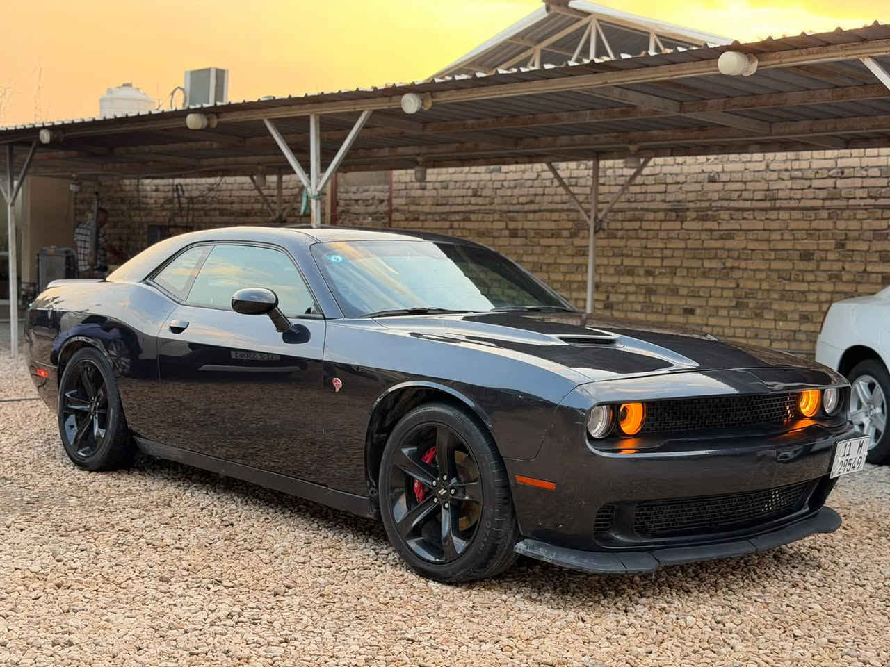 تشالنجر SXT • جلد احمر • ٢٠١٩