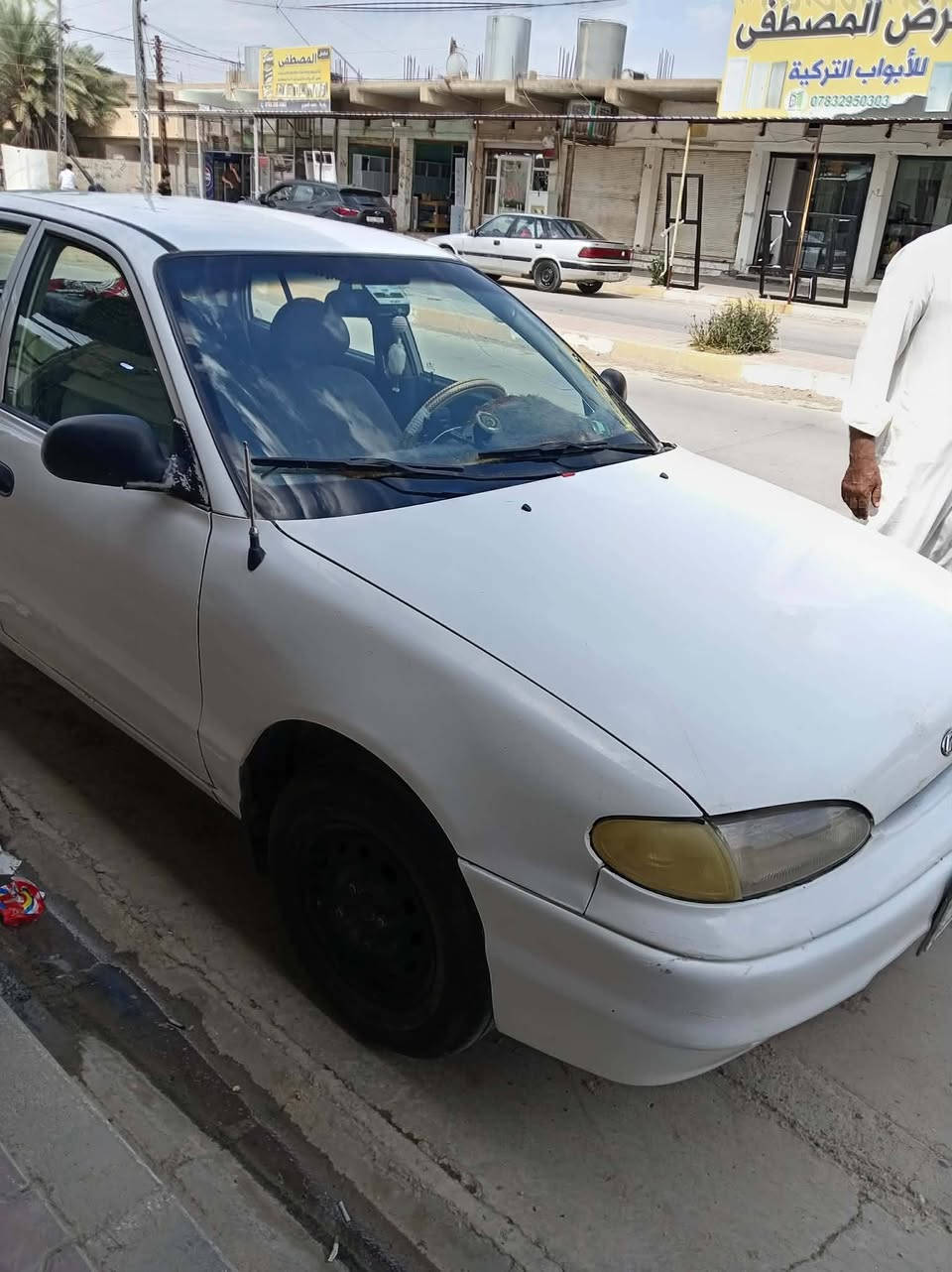 سياره هونداي اكسنت موديل 94للبيع محرك شرط لاصرف ولابخار تبريد تدفئيه شرط التحويل دفتر بانزين بيها السعر 35$ للتواصل رقم الهاتف ***********
