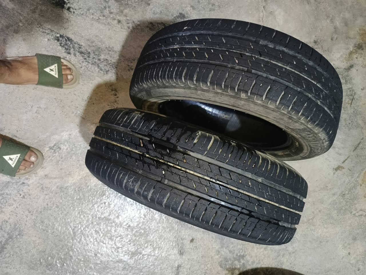 تخم 15 ثنين نقشه عاليه
و2نص عمر 
برجستون 15/65/185
كلهن 80 الف ليونه فول 
بغداد ***********
