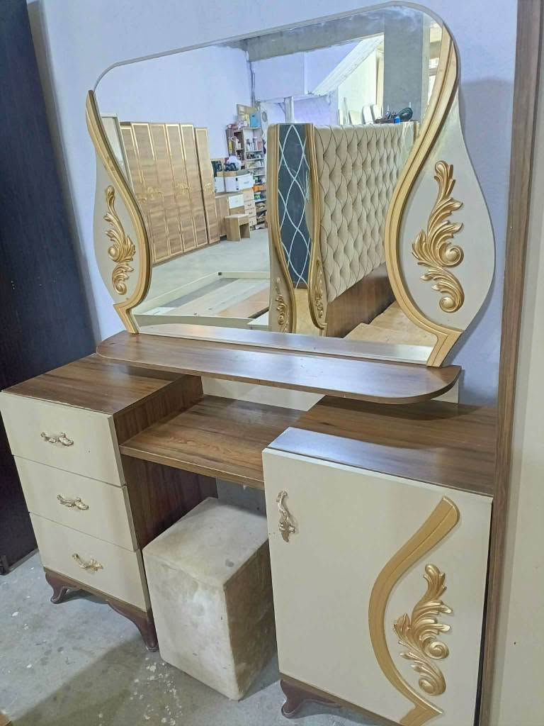 غرفه نوم تركي نظيفه لبيع سعر 400 شاري يخابر رقم *********** كركوك, العراق
