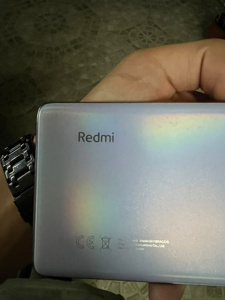 السلام عليكم
Redmi ريدمي نوت 14 برو 
ذاكرة 512 
كاميرا 60 فريم 
مع كارتونة اصلية 
فقط بي فطرة من الزاوية 
الجهاز نظيف مابي قصرة 
اخذته ب 450 الف قبل 3 اشهر . 
ابيع ب 250 بي مجال بسيط كلش . 
للاستفسار *********** اسيا .
