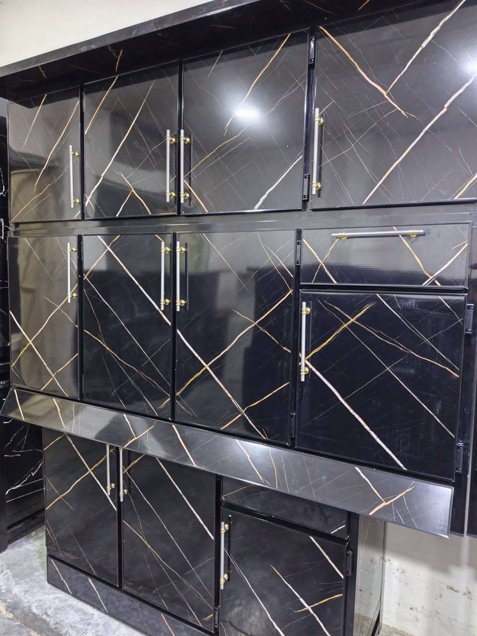 خزائن • مطبخ • بدون تفاصيل