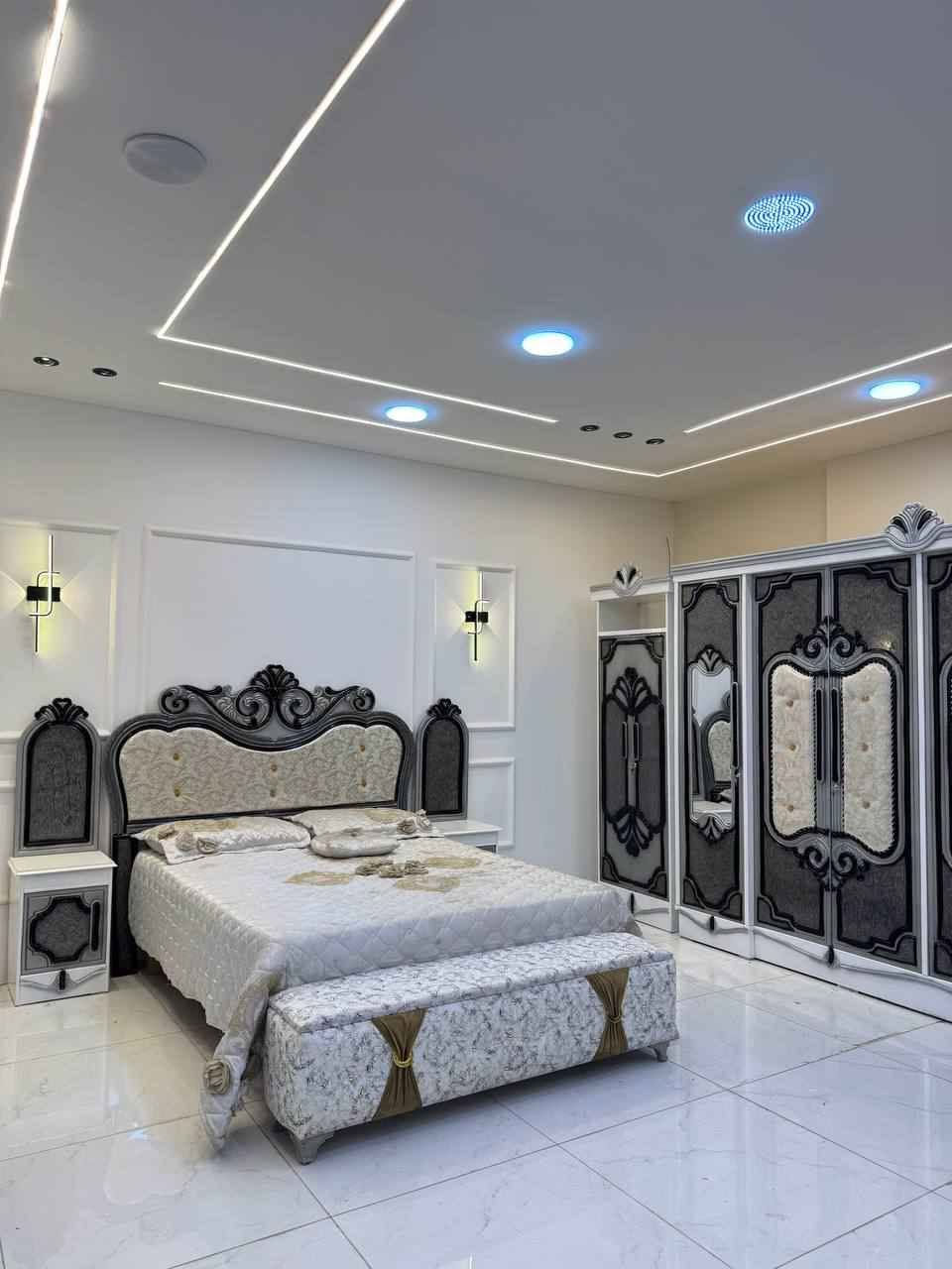 تخفيضات ✨ غرف نوم نجارة عراقية ✨
***********

🔹 نجارة عراقية متقنة بجودة عالية وتشطيبات راقية.
🔹 أكثر من 50 موديل مختلف يناسب جميع الأذواق.
🔹 توصيل إلى بغداد وجميع المحافظات بأجور مناسبة.
🔹 سرعة في الإنجاز وخدمة مميزة حتى باب البيت.

📌 مكونات الغرفة:
✔️ كنتور قياس 320 
داخل 3 ملم الوجه 5 ملم
✔️ ميز مرآة 
✔️ ميز بلازما
✔️ زاوية كنتورية. قياس80
✔️ سرير 160*200
✔️ تاج الجرباية
✔️ ناصي الجرباية
✔️ قواعد الجرباية كله بلوك
✔️ كومدين عدد (2) قياس 50 الواحد 

💰 أسعار غرف النوم تبدأ من:
1,000,000 دينار إلى 1,250,000 دينار فقط
🎨 أعمال صبغ  من أجود الخامات وبأسعار متنوعة تناسب الجميع.
🚚 ويانه طلبك يوصل لباب البيت بأسرع وقت!

📞 للحجز والاستفسار:
***********
📩 يرجى إرسال صورة الموديل المطلوب  التواصل مباشرة واتساب، وسنكون بخدمتكم. بغداد, العراق
