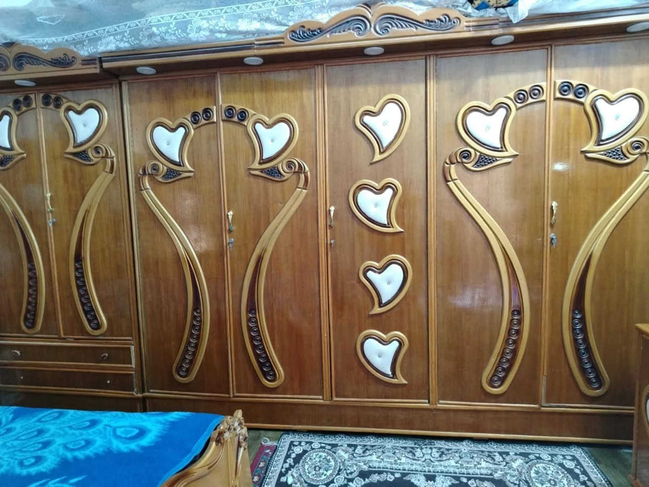 للبيع • سعر مناسب • غرفه اخشاب
