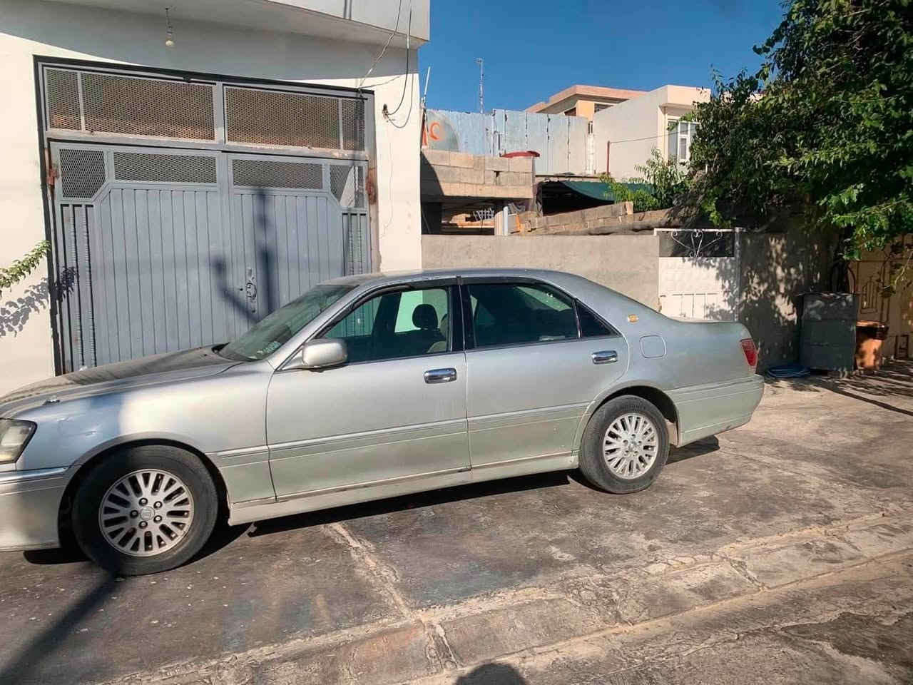 بەناوی خوای گەورە
مەلیکەی براوە D4 گەورە مۆدیل 2002 سلڤەر بێ لێدراوی بێ دەعموو چاڵ و شوخت سەیارەکەی هەتا بڵێی جوان و بێ مەسرەفە، دوو دوگمە کۆد کراوە ،شوێن چەمچەماڵ ژمارەی موبایل *********** وەیس ئەپی لەسەرە ، سعری ٣٤ گەڵاو مەعامەلەیەکی برایانە
