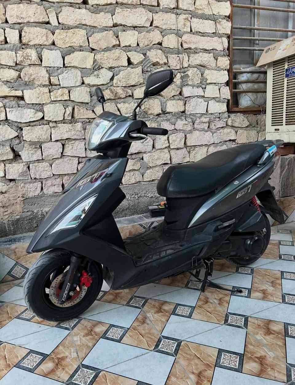السلام عليكم
للبيع:دراجة سايم GT125 نوزل 
بحالة الوكالة بعدها
مكفولة كفالة عامة 
بدون اوراق 
السعر مليون وبي مجال
المكان: الرمادي
للتواصل خاص او على الرقم ***********
