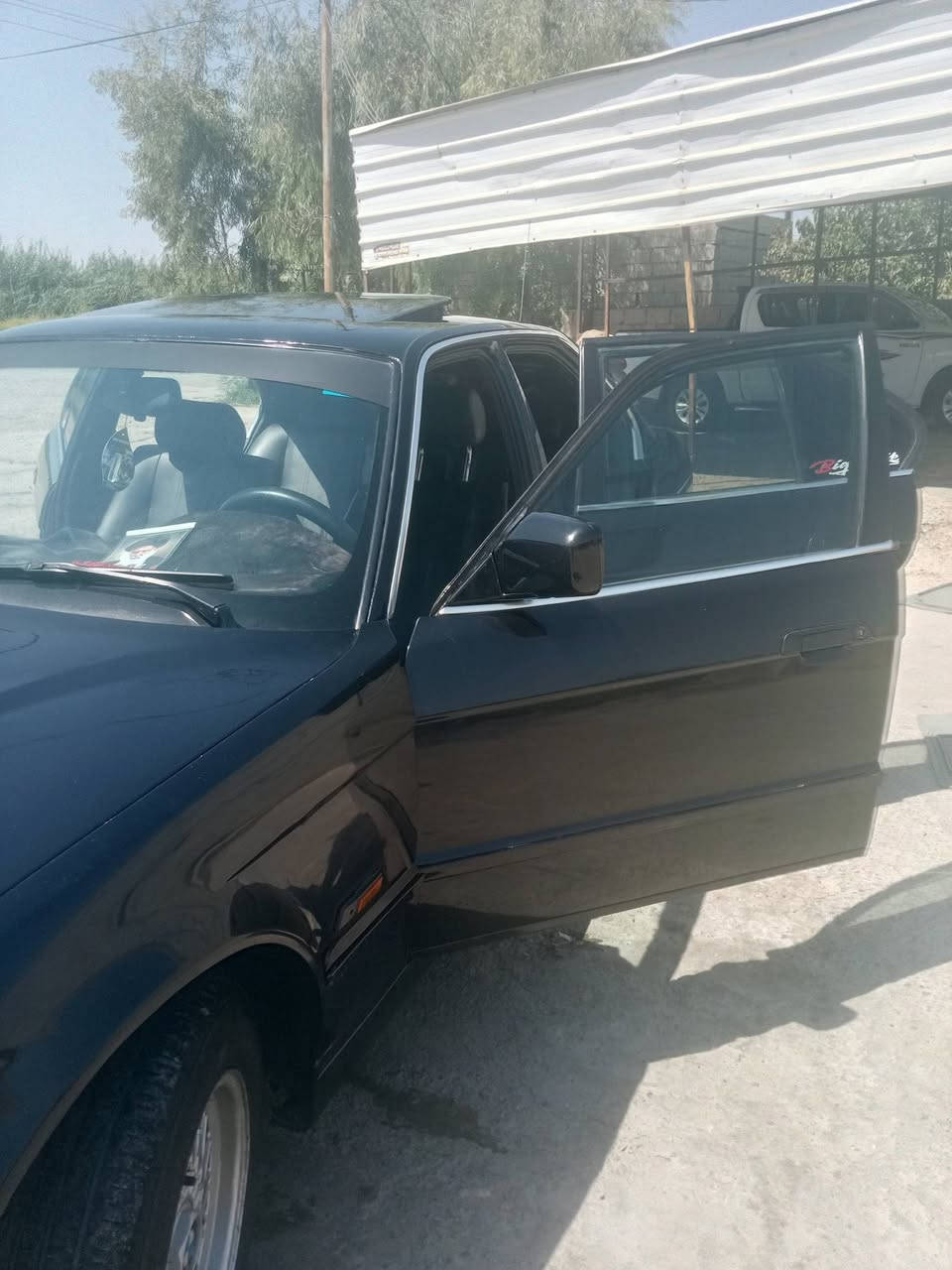 ---
*للبيع BMW فئة خامسة موديل1990
نوع السياره 553
السيارة كلش نظيفة ومصروف عليها

✅ محرك جديد كفالة 
✅ كير جديد اوتوماتيك كفالة
✅ كهربائيات كلها مصلحة - عداد سرعة شغال - عداد بانزين شغال
✅ تبريد ثلج

✅ سنوية جديدة

السيارة جاهزة ما تحتاج اي مصرف، بس درايف

السعر: 55 ورقة وبيها مجال بسيط للشراي
العنوان: ديالى الغالص
للاستفسار: [***********]

الشراي يتصل بس، جماعة الـ 40 ورقة لا يحرجونا رجاءاً.
---

