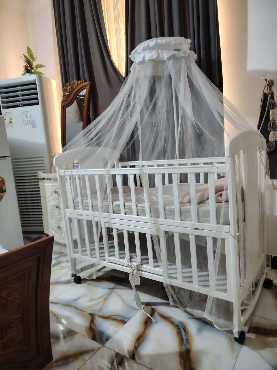 السلام عليكم  كاروك قريوله للبيع جدا نضيف اخو الجديد استعمال قليل  ٩٠ الف    مشتريه اب ١٥٠    عنوان حله ورديه خارج ***********

