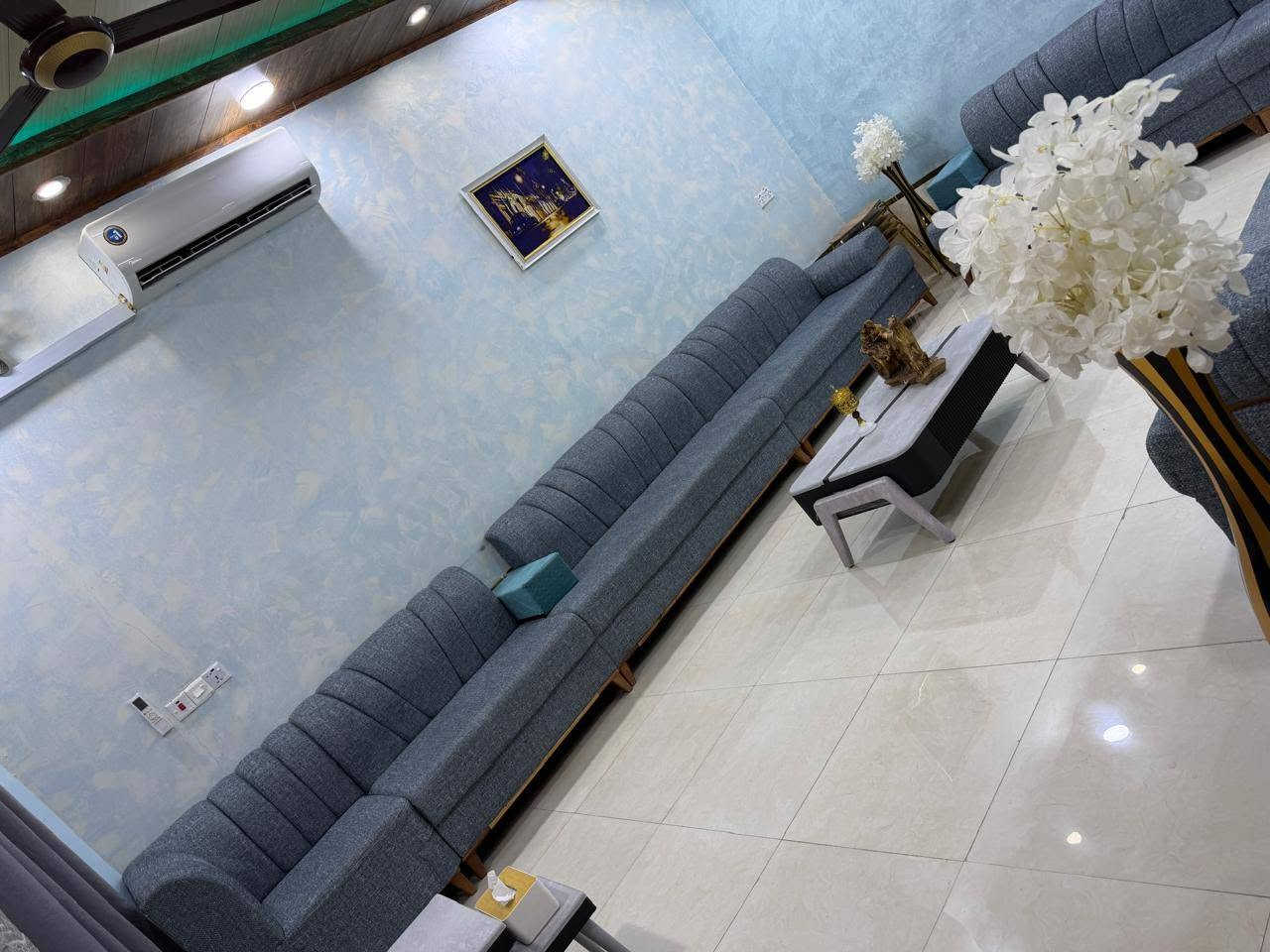 🏡 للبيع بيت مع الأثاث كاملًا 🏡
📐 المساحة: ٢٠٠ متر
🏠 الطابق: طابق واحد
🛋️ البيع: البيت مع الأثاث كاملًا
💰 السعر: ١٥٠ مليون دينار عراقي
📍 الموقع: الهاشمية – حي الأمير ٩٥، قرب مدرسة إبراهيم الدولي

📞 للاستفسار والتواصل: ***********

✨ فرصة مناسبة للسكن، والبيت جاهز مع أثاثه بالكامل.
