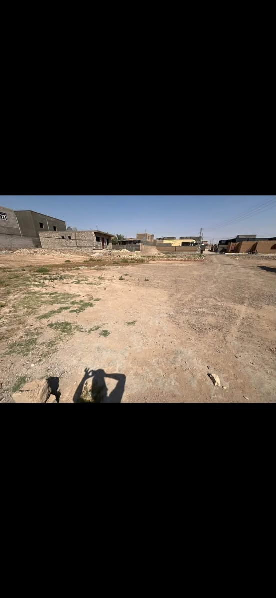 قطعه ارض للبيع في حي الامين مساحه 330 متر بضهر دكتور جمعه والقطعه تنتهي بنهايه شارع
السعر واستفسار اتصل ع رقم ***********
