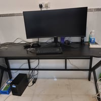 عندي ميز وشاشه وكيبورد للبيع الشاشه نوعها msi الترا وايد حجم 34 بدقة 3...