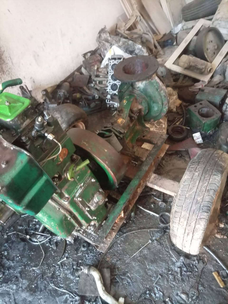 ماطور هندي ١٠ حصان 🐎 ابو ال6 للبيع جاهز بدون صوندات معغ العربانه. مجفت كامل ومكفول ديالى  القصيرين. ٤٠٠ وبيه مجال

 ***********.
