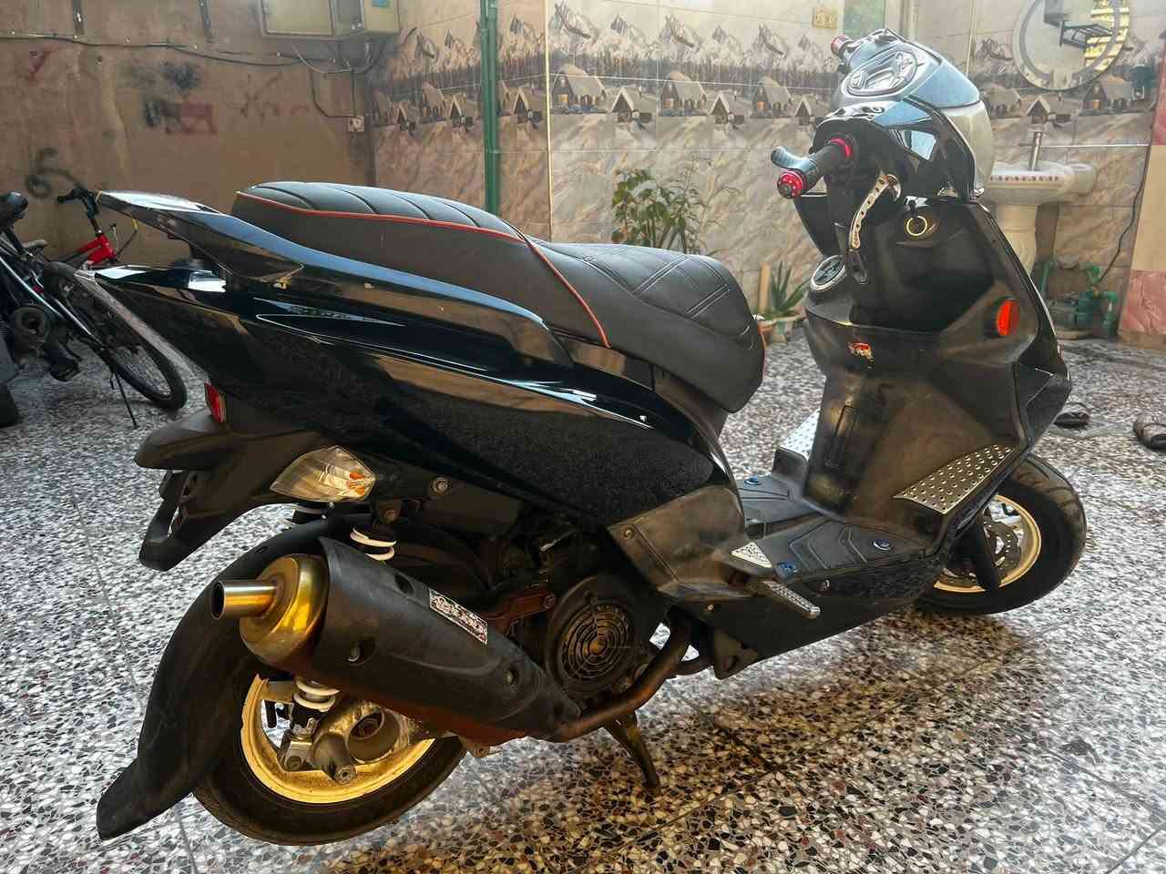 دراجة GTR
الدراجه قبل فتره طالعه من الرمبة 1350 الله شاهد

مكفوله من كلشي اضمنها من كل النواحي 

الدراجه كفراتهة البلادية مضمومه هية ودبلات 

كفراتهة البلاديه لون ابيض وزرك ذني اني شديتهن 

بانزين كله محسن دهن امزويل مدارا علا اخر 

حباية تجي وشوف بعينك دراجه مو مال شارع

تايرات نضيفه ادامه كامله كزوز رياضي تايوان 🇹🇼 بلادي 
 
دراجهة كامله مكمله عارضهة 925 وبيهة مجال 

مكاني جسر ديالى القديم *********** اتصال 

وتساب***********
