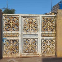 البصرة الزبير • باب كراج ٣م • بيبان وشبابيك