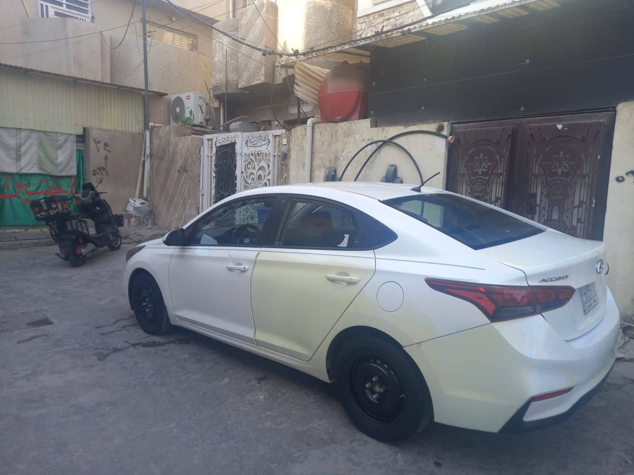 السلام عليكم 
للبيع 
اكسنت 2019
وأرد امريكي 
مكينه 1.6 

ماشية 56 ميل 
شاشه كبير 
كامره خليفه 
كير AT 
تحكمات ستيرن 

((رقم بغداد تحويل ثاني يوم ))
((صور الحادث بالمنشور ))
((السيارة بيه 4 قطع صبغ فقط))

السعر:- 95 وبيه مجال 
مكاني:- بغداد الشعلة 
للاتصال:- ***********
