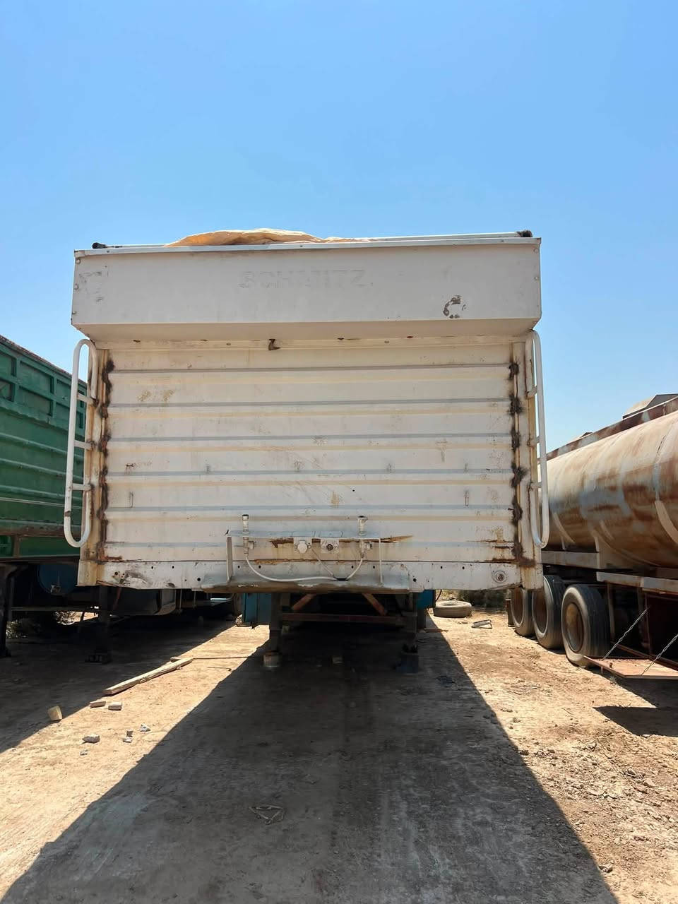 سلام عليكم البيع عربانه بدي شاصي أوربي 
تك تاير سبرنك بنز بريك طوال 13/60 ارتفاع البدي 185
بغداد جرف النداف ***********
