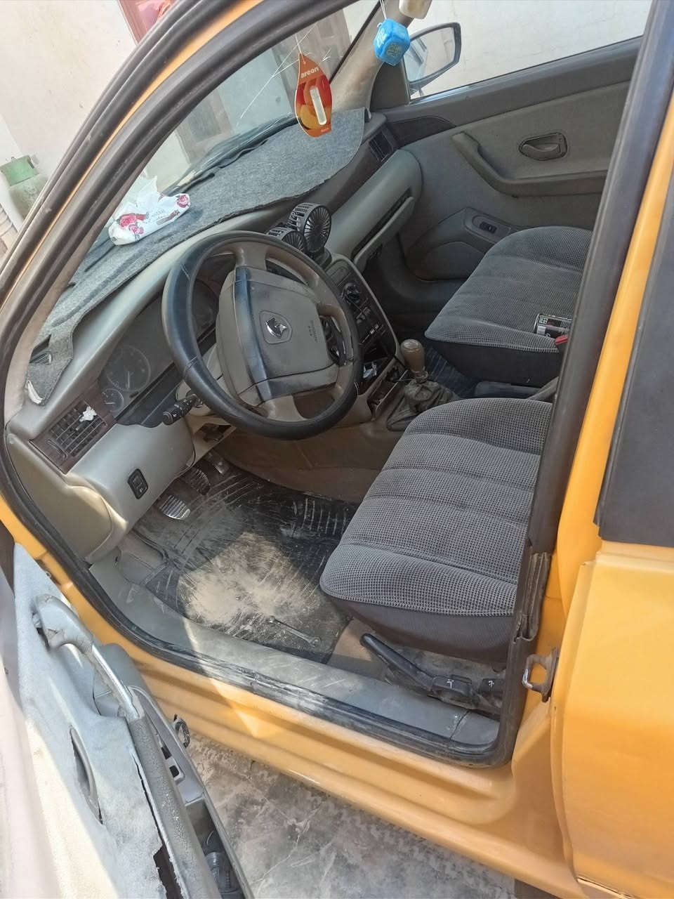 سياره سمنت ٢٠١١ رقم بغداد
سنويه عضم عاج
مكينه صدر ورا وكدام وتخم تاير
تبريد السياره
عنواني سامراء
***********

