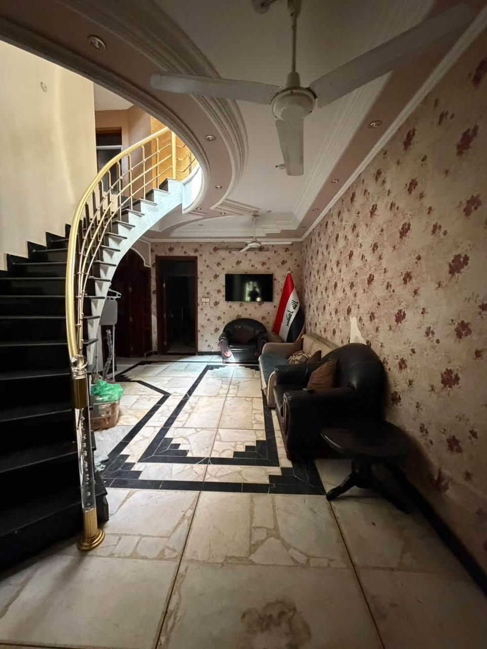 🏠 للإيجار في السيدية – شارع الخيزران

📐 المساحة: 150 متر

✨ العقار يتكون من:
• كراج
• 3 غرف نوم
• صالة
• مطبخ
• خدمات صحية
• هول داخلي بطابقين
• مجهز بسبالت
• مطبخ مجهز
• غرفة نوم مجهزة

💰 الإيجار: مليون و400 ألف دينار

📍 الموقع: السيدية – شارع الخيزران

📞 للاستفسار والتواصل:***********

