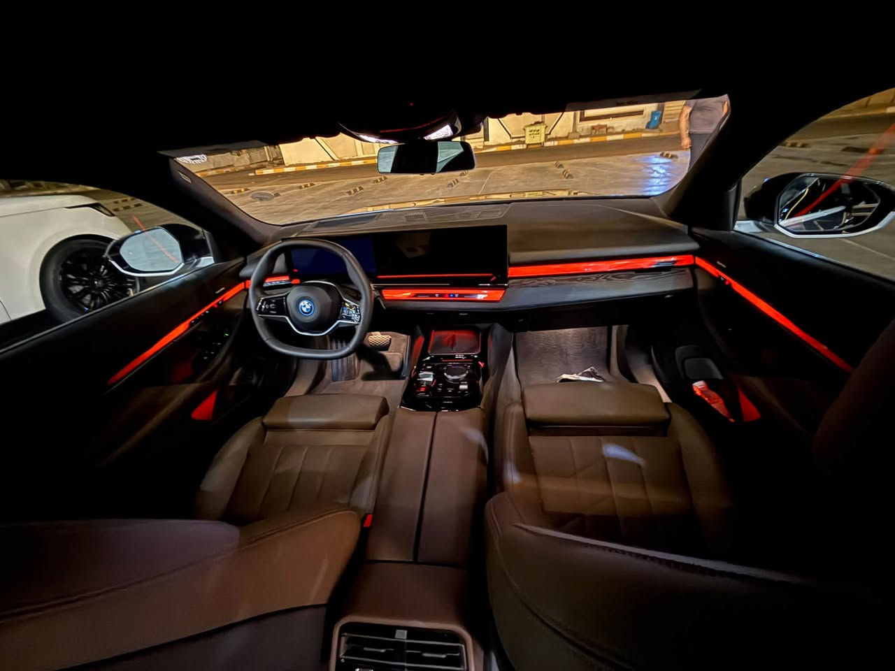 🔥 للبيع BMW i5 eDrive40 | موديل 2026 🔥
إذا تدور على سيارة فخمة، حديثة، قوية واقتصادية بنفس الوقت… هاي فرصتك 👌🏻

⚡️ BMW i5 eDrive40 – كهرباء بالكامل
📅 موديل 2026
🇺🇸 وارد أمريكي
📍 بغداد
🛣️ ماشية فقط حوالي 2,000 كم

💎 السيارة بحالة ممتازة جداً، نظيفة ومرتبة، وجاهزة للاستخدام..
🛋️ داخلية فخمة ومريحة، وسواقة الـi5 غير عن أي سيارة ثانية.
⚡️ هدوء + عزم فوري + فخامة BMW + صرفية شبه معدومة.

للاستفسار
📞 **للتواصل:*********** **
