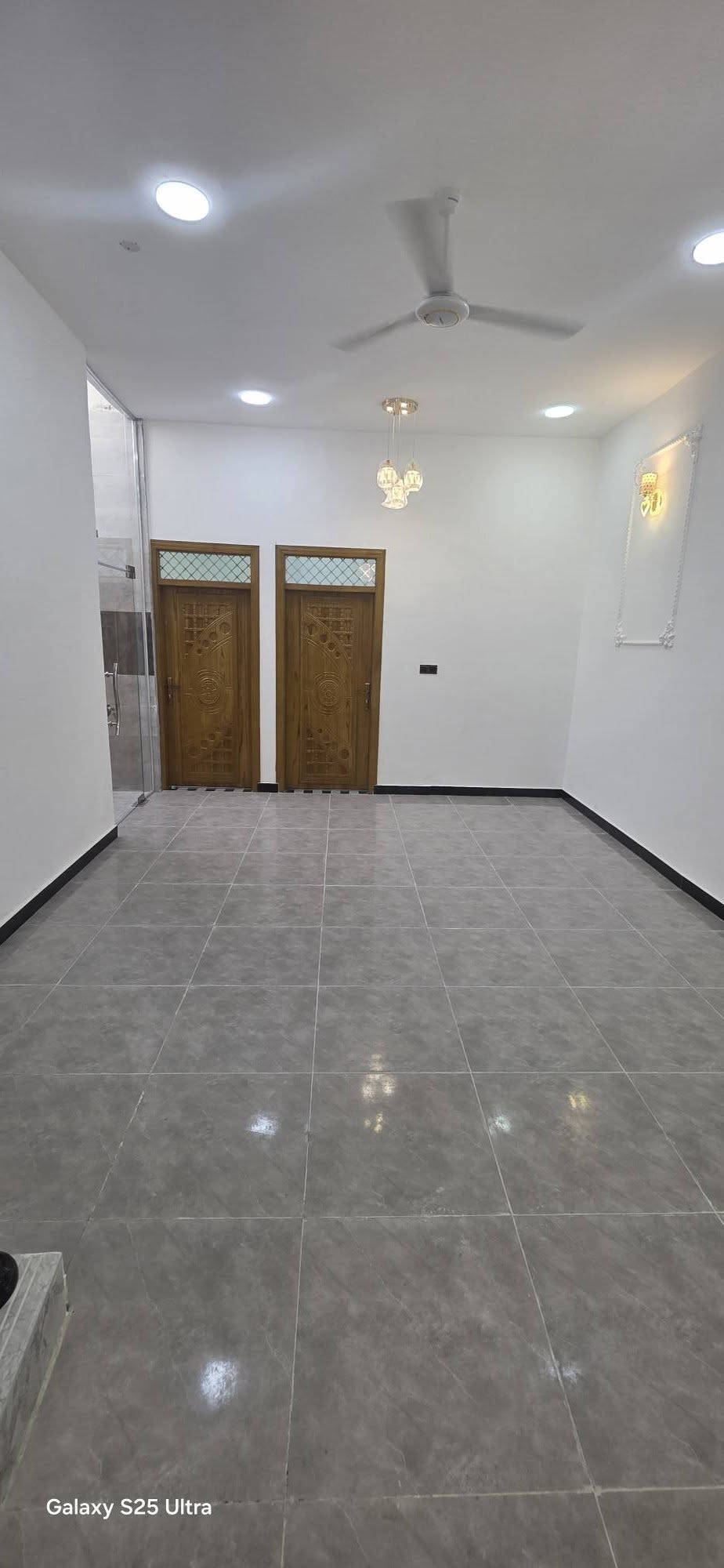 ✅️ يتوفر 3 دور سكن للبيع
شغل حلو و موقع بعد احلا 
#مساحة 175 متر 
#نوع العقار طابو صرف زراعي باسم عراقي 
وكاله ومكاتبه ونسخه من الطابو
 ✅️ بناء جديد وحديث 2026
#موقع البصرة حي الياسمين مقابل حي بغداد مجلس محافضة البصرة 
  #يتكون البيت من غرف نوم 2 و صالة و منور شلال  و مطبخ و ديوان و صحيات خارجية و داخلية و كراج 
#شارع 10متر تبليط
 ✅️  (95) و قابل للتفاوض للستفسار  
***********
 مراسلة الصفحة 
-جميع-العروض-في-البصره البصرة, العراق
