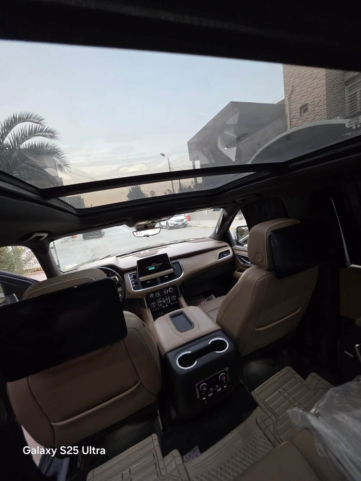 تاهو 2023 بريمير وكالة المنصور
مكفوله كفاله عامه السياره جديدة ونظيفه بيها فقط البارد اسفل الباب الايمن كد شبر ومعدل 

السيارة وكالة المنصور جكات فوول للأخير 

رقم بغداد تحويل مباشر 

مكان السيارة النجف 

السعر : 470 وبيها مجال بسيط للشراي 

ماشية 80 الف / كم 

للأستفسار : ***********

نص مكتوب في الصور:
- Galaxy S25 Ultra
- محتوى تم إنشاؤه باستخدام الذكاء الاصطناعي ✨