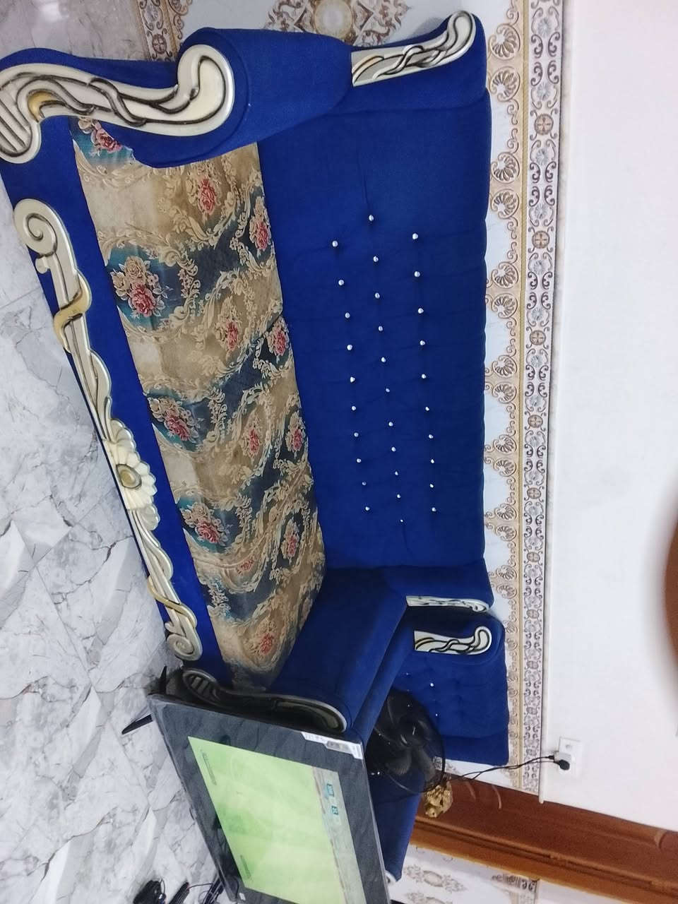 كنبة • بابل • للبيع