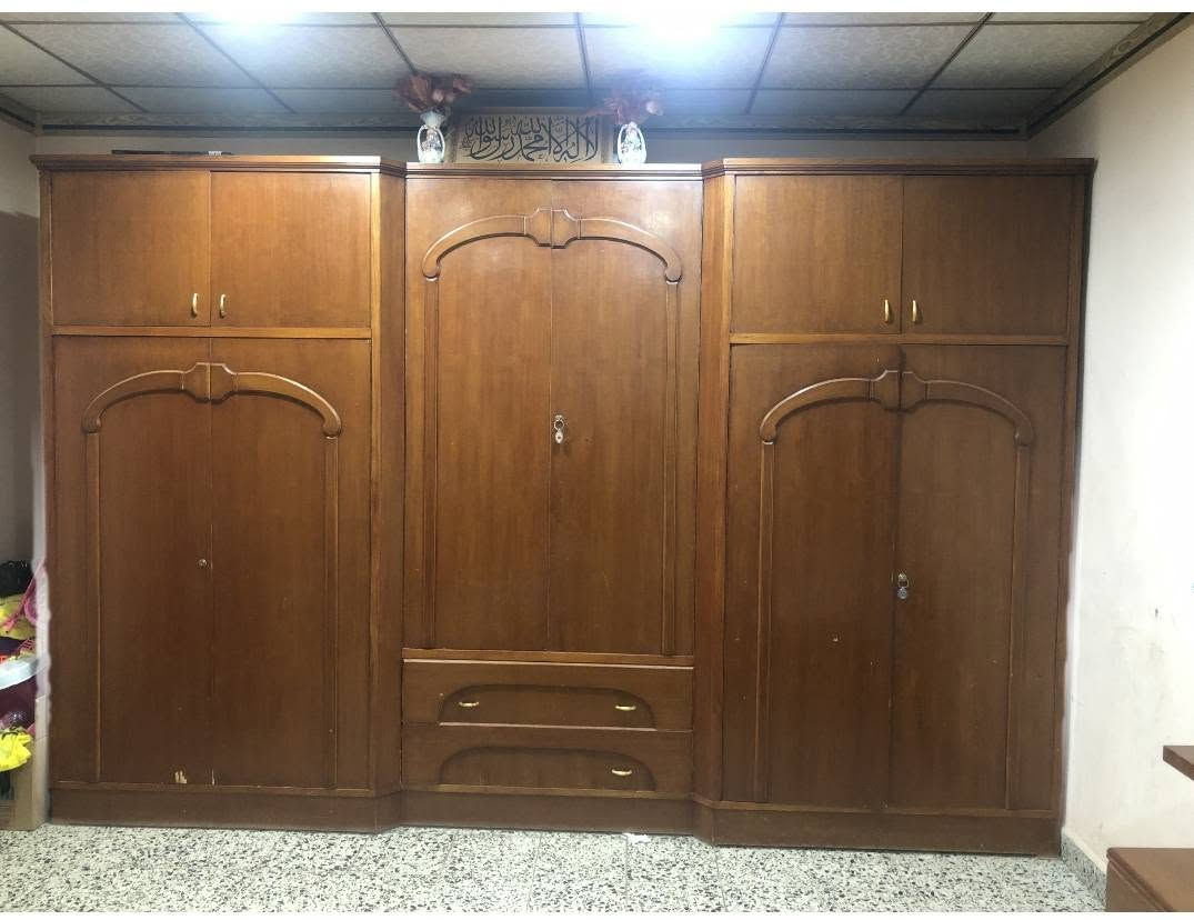 سلام عليكم غرفة نوم اخشاب تفصال
 نضيف اي عيب مابي للبيع العنوان كركوك حي العسكري رقم الهاتف
 *********** كركوك, العراق
