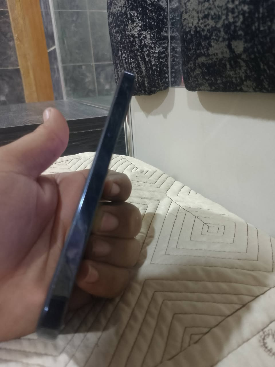 ايفون ١٢ برو • ١٢٨ • شاشه وبطاريه ممتازه