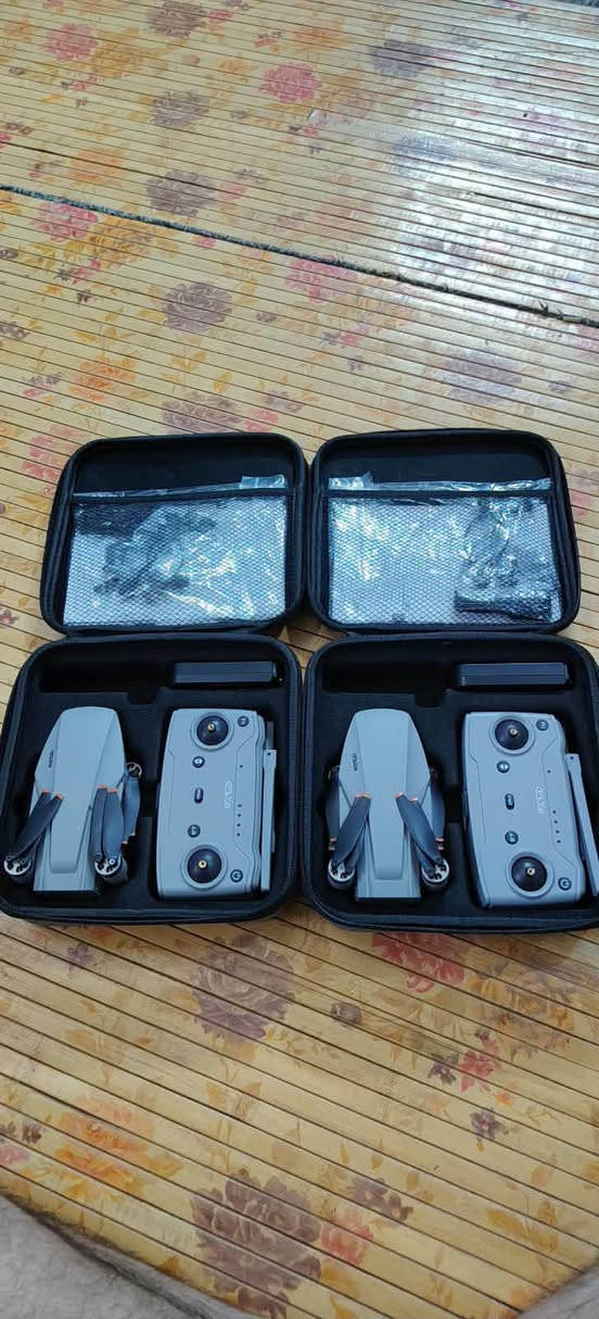 جديد لووووك CFLY mini
درون احترفي 
كمبل ثلاثي المحاور 4k حقيقي
ربط كيبلات وليس واي فاي
منفذ رام. 
المدى 3 كيلو. ✅
بطاريه ٢٦  دقيقه. 
جي بي اس وعودة تلقائيه ورسم مسار الطيران
تحمل درجه الحرارة الى 40 درجه ومقاومة الهواء
والعديد من المواصفات الاخرى
للاستفسار مراسلة الخاص او واتساب ***********
