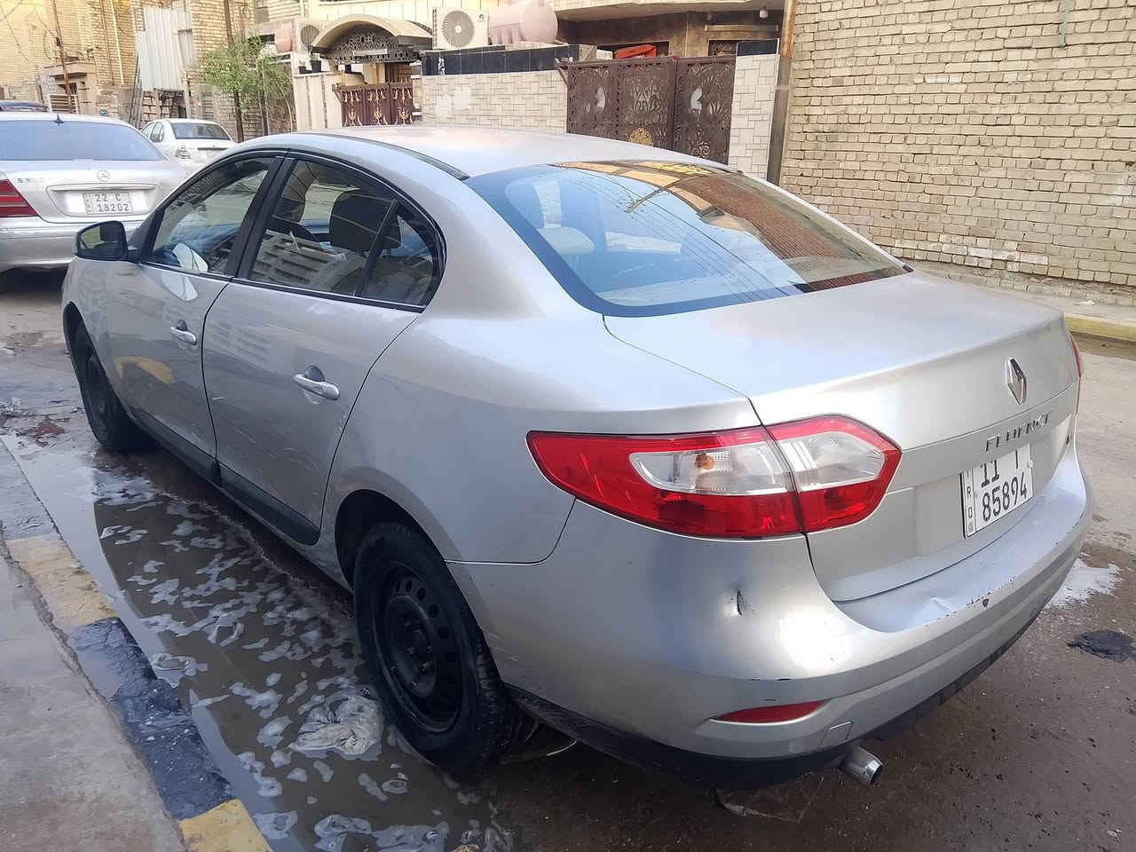 رينو فلونس 2016 رقم بغداد باسمي مكفولة من الصبغ والضربة جاهزة للاخير تبريد ثلج حدادية جديدة تخم تاير عنوان بغداد السعر 60  للاتصال ***********
