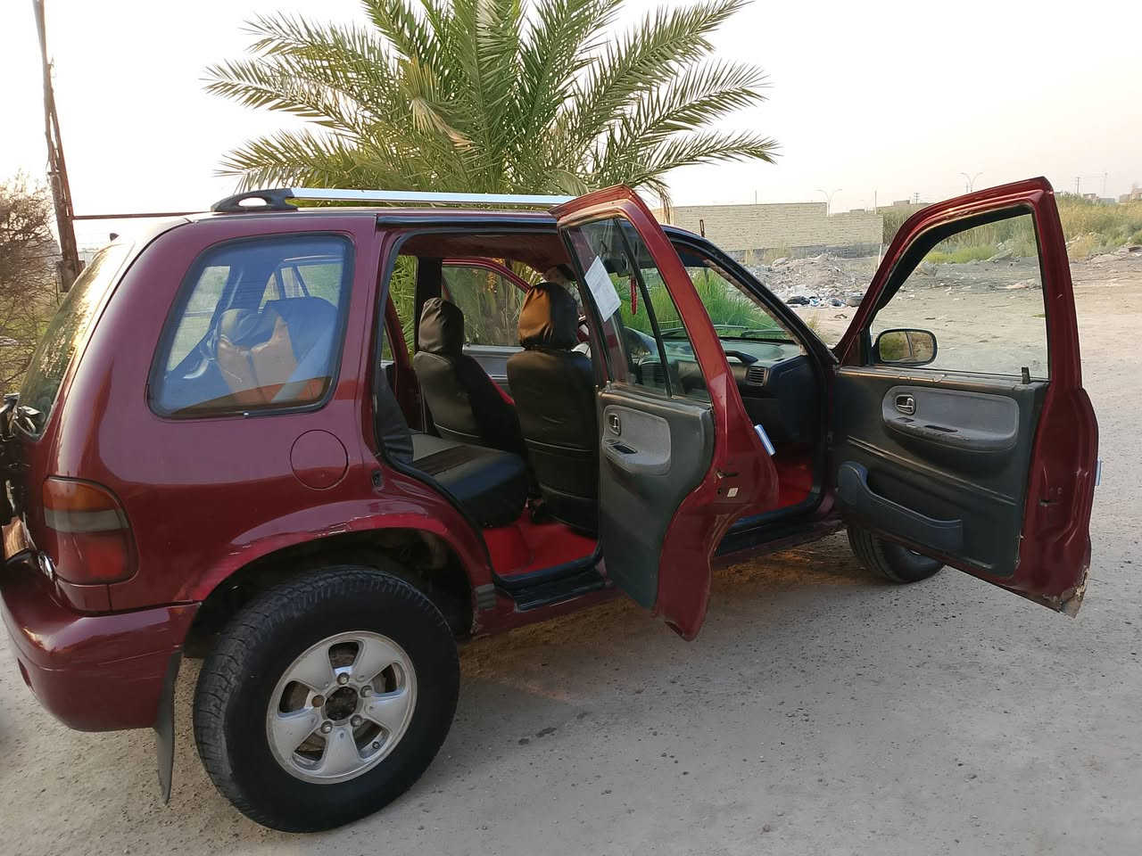السلام عليكم
سبورتج موديل 1993 للبيع 
سيارة كما موضح بل صورة 
*********** بيه واتساب 
*********** بيه واتساب 
فيس ما متواجد
