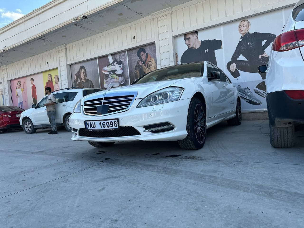 مارسیدس s350     مۆدێل 2011    بیلادی amg  واتە فوڵ فولە  ئەوەلیات بەشەرت  مەنەفێست  هەزەو پاکانیە بەشەرتی هەموو سێتەڕەو مەفرەزەی کودستان   گێرومەکینەو تەقەو ڕەقە بەشەرت   مەکینەی لۆکە تازە گۆریومە   دوپارچە ی گچکە سبوغی ئەوروپی هەییە    ژ.م : *********** سوران, أربيل
