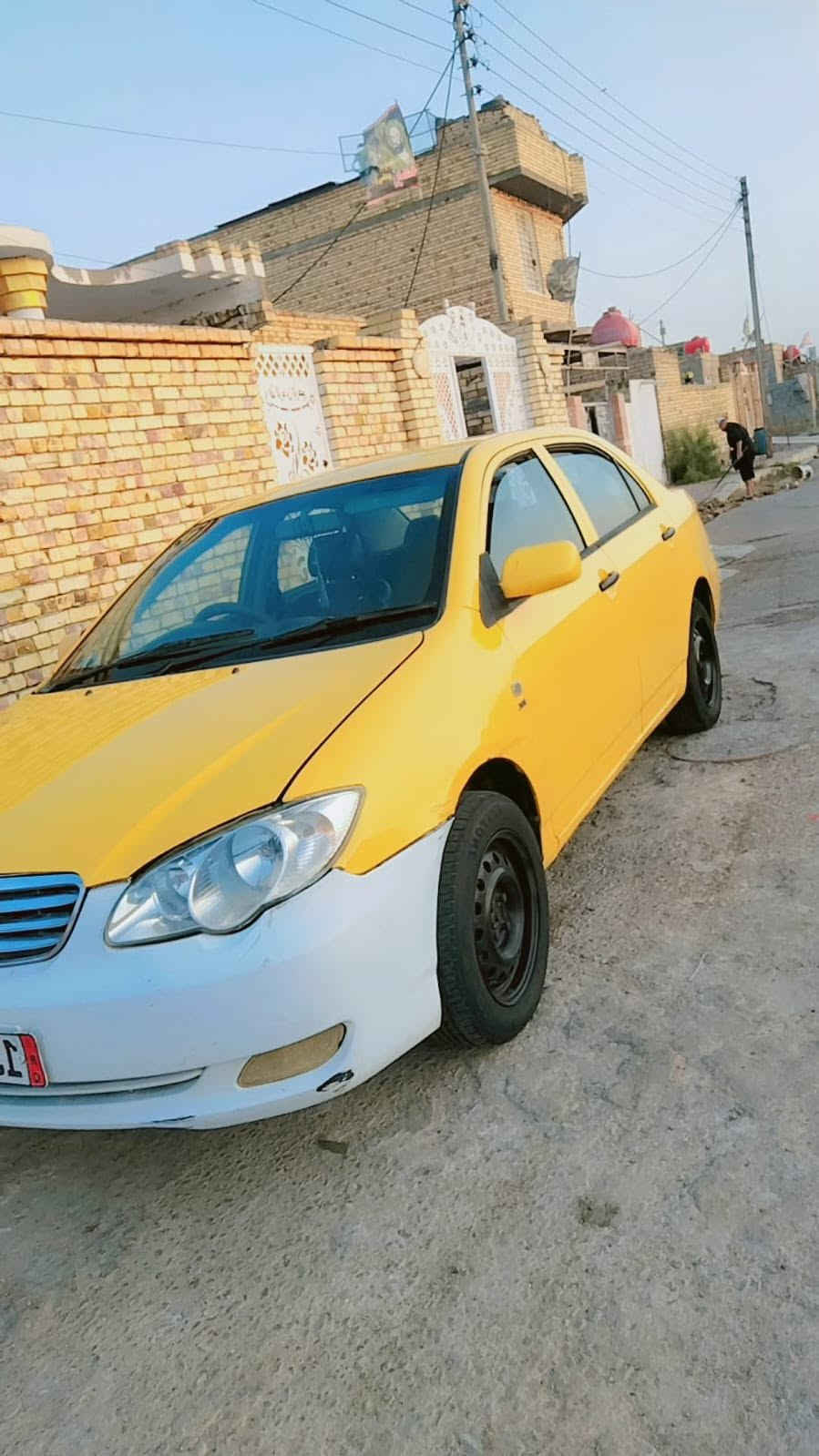 سلام عليكم سياره بي وايدي  للبيع  موديل 19 لسياره مصفره هيه وغرامات لسياره بسمي  تبريد ثلج    سياره جاهزه مكينه وكير كفاله حداديه  جديده تخم تاير بيه بس جاملغ فقد سياره مال جناي رقم نكليزي سعر لسياره 57 وبيه مجال مكان لسياره ميسان ***********

