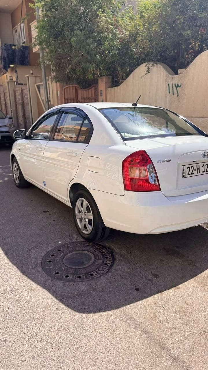اكسنت ٢٠١١ خليجي على وضع الشركة بدون صبغ بوند مبدل بسبب استيكر شعل الصبغ وبدلتو  والصور القديمة موجدة بيها بارد بسيط باب النفر وبلجاملغ الامامي ماشية ١٦٠محرك ١٦ فيفي تي المرغوب السعر ٩٥استفسار 
***********
