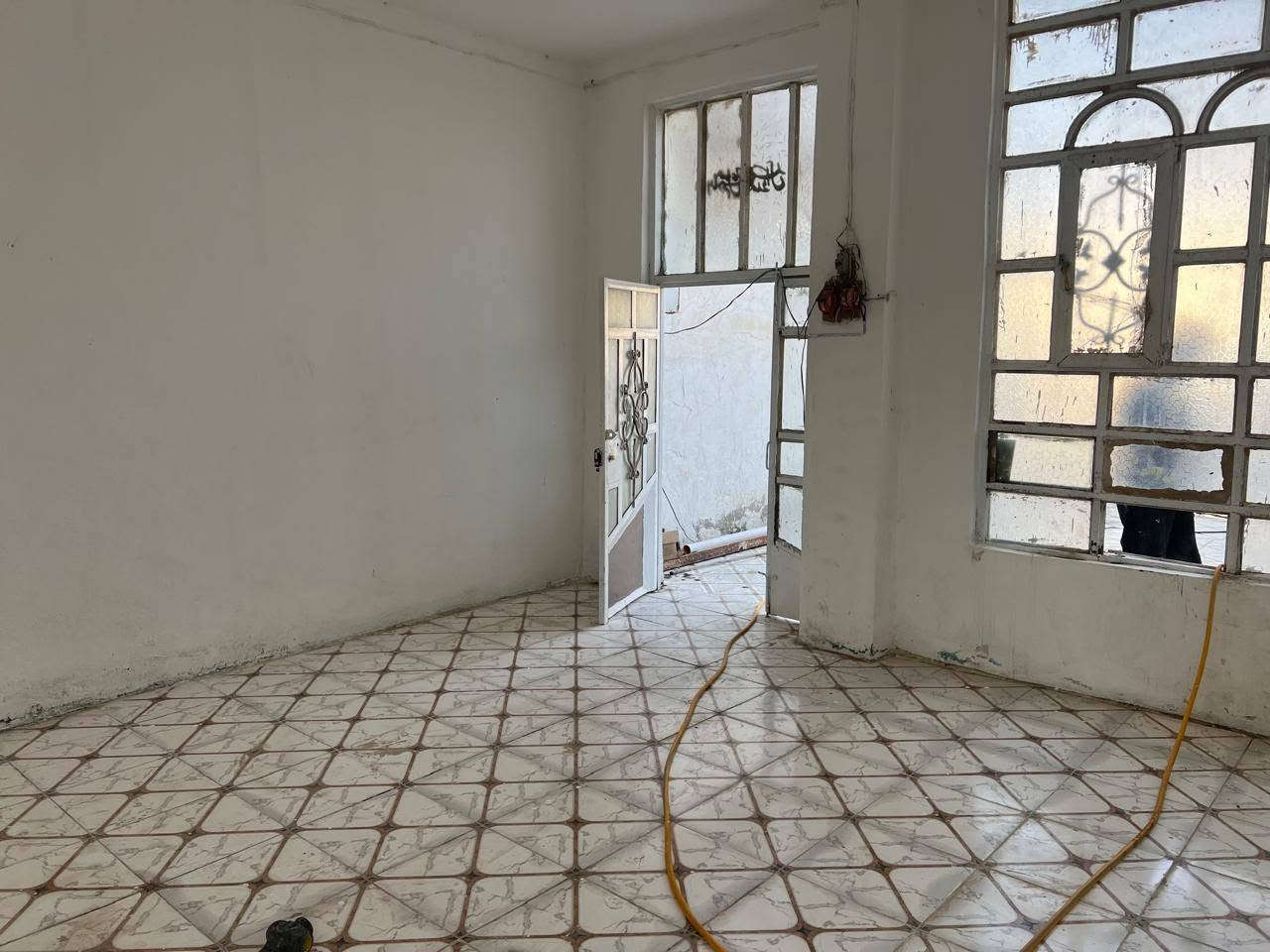 للبيع دار،سكن طابقين طابو ملك صرف
بابل الحله شارع 80 من جهة طريق النجف شارع صيدليه نموذجيه كراج سياره كبير سيراميك وغرفتين نوم وهول ارضي وبالطابق العلوي هول كبير وغرفه نوم كبيره مع مجموعه صحيه ومجموعه صحيه خارجيه وخزانين ماء،وماطور،ماء  المساحه 100 متر والدار،باسمي اشتراك ماء وميزانيه كهرباء
سعر البيع 110 مليون جوا السووك
للاستفسار عن السعر  واي شي اخر الاتصال
***********
***********
