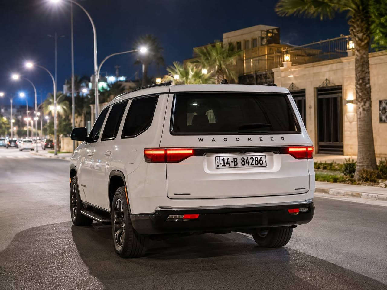 للبيع: جيب واجونير (Jeep Wagoneer) موديل 2023 - Series III
​اللون الخارجي: أبيض 
​اللون الداخلي: جلد أسود فاخر
​الفئة: سيريس 3 (Series III)
​المحرك: 3.0L Twin-Turbo (Hurricane Engine)
​المسافة المقطوعة: [115900] كم قابل للزيادة
​اللوحة والملكية: رقم بصرة، باسمي (تحويل مباشر)
​المواصفات والخصائص:
نظام التوقف الذاتي (Auto Stop/Start): إطفاء وتشغيل المحرك تلقائياً عند التوقف لتوفير الوقود (مع إمكانية التحكم والإيقاف).
​نظام التعليق (السبنشن): تعليق هوائي هيدروليكي متطور (Quadra-Lift) للتحكم بارتفاع السيارة وسلاسة القيادة.
​التشغيل والراحة: تشغيل عن بعد، دخول ذكي بدون مفتاح، وبصمة تشغيل.
​الأداء والدفع: نظام دفع رباعي متطور مع نمط قيادة متعدّد للطرقات والمناخ.
​المقصورة والراحة: مقاعد جلد أسود فاخرة مع خاصية التبريد والتدفئة والذاكرة، تكييف مركزي متطور ممتازة برودته.
​التكنولوجيا: شاشات عرض متطورة مع نظام Uconnect، دعم Apple CarPlay و Android Auto لاسلكياً، وشاحن لاسلكي.
​أنظمة الأمان والمساعدة: رادار أمامي، كاميرة، تحديد مسار، تنبيه النقاط النواصي، وحساسات كاملة.
​حالة السيارة: ممتازة جداً وبحالة ممتازة (شرط الفحص الكامل).
السعر: 38,000 دولار
​مكان المعاينة: البصرة
للتواصل والاستفسار: [*********** ] أو عبر الخاص.
