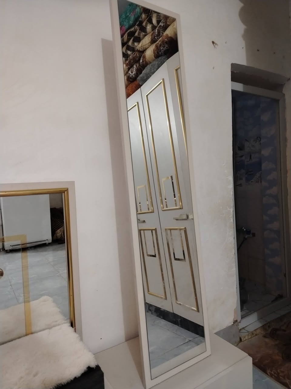 السلام عليكم 
غرفه للبيع الغرفه نضيفه ما بيه اي ضرر تتكون من 7قطع الكنتور 3متر 
السعر 800 وبيه مجال 
***********
العنوان نجف مقابل قرية الغدير
