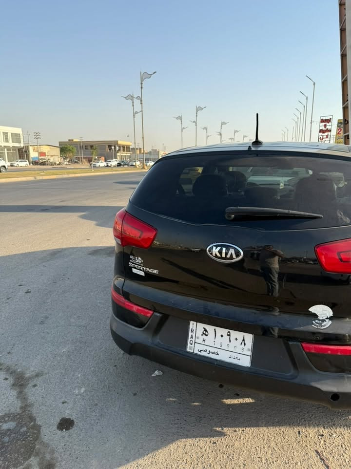 السلام عليكم كيا سبورتج وارد امريكي موديل ١٦ رقم بغداد بسمي بيه قطعتين تخم تاير بارحه شديته كامله مبيه نقص السعر ١٢٥ 
للاتصال 
***********
