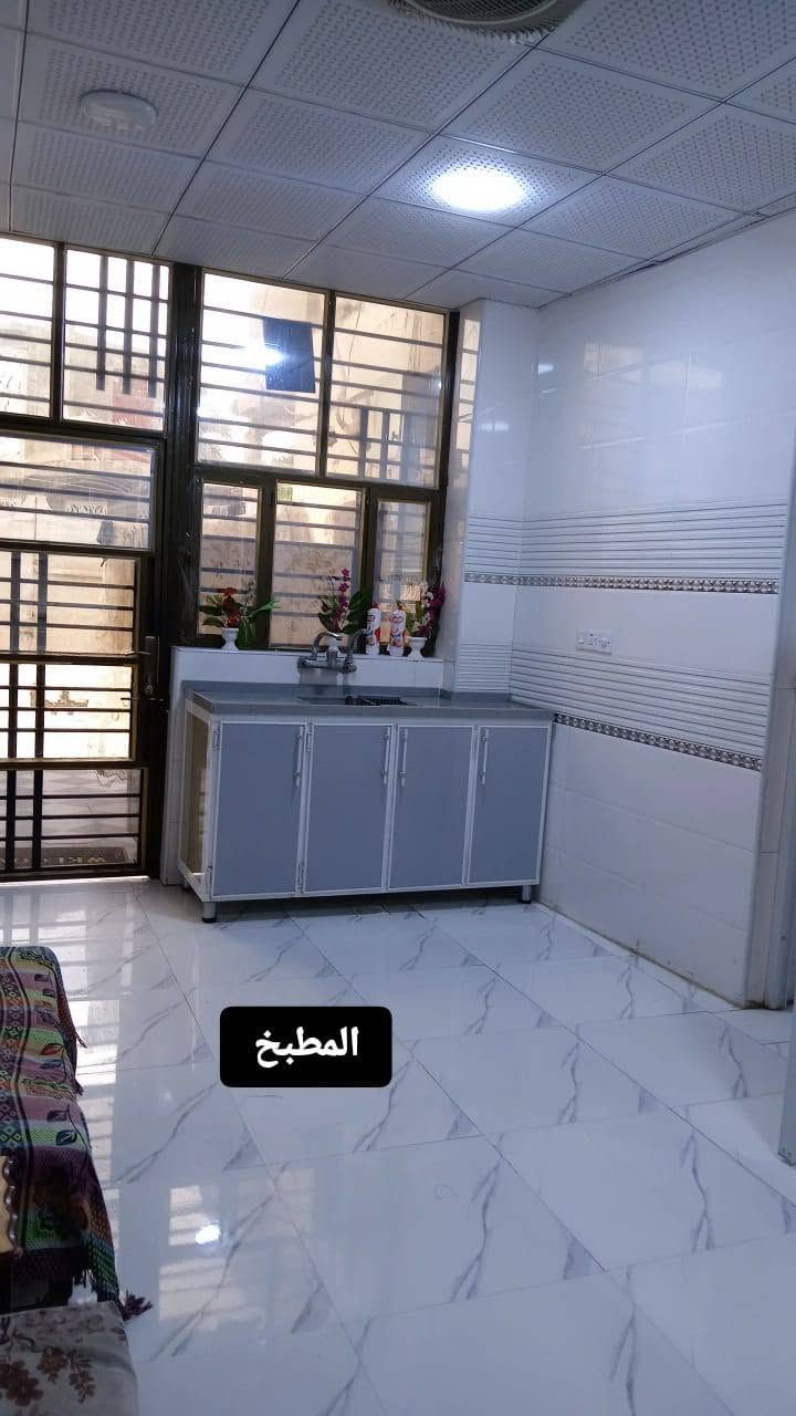 #بيت للبيع بمساحة ٢٠٠م في حي دجله قريب عن السوق والمدارس مع توفر كافة الخدمات ويتكون من طابق ونصف علما ان البناء طابوق والسقف عگاده
للاستفسار الاتصال :
***********

نص مكتوب في الصور:
- الاستقبال
- باب الاستقبال
- باب الهول
- الغرفه
- باب الصاله الهول
- الصاله
- المطبخ