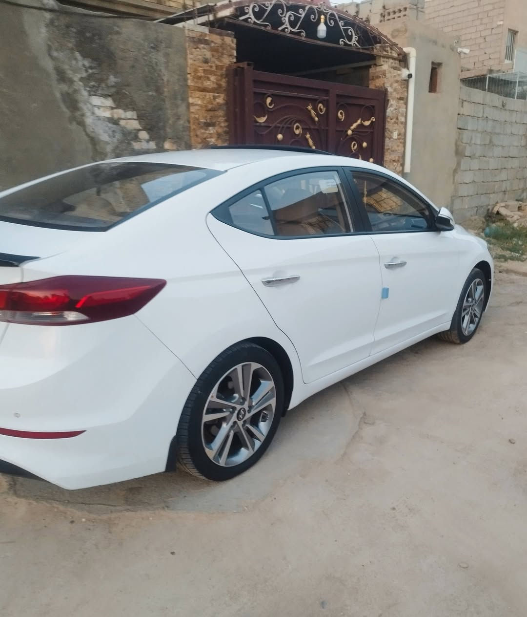 النترا 18 خليجي سوبر رقم اربيل سنويه بااسمي
فول ماعده البصمه 
بيها شوي كارت باب الصدر 
السونار مرفق مع الصور 
جاهزه مابيها اي نقص گير مكينه حداديه جديده تخم تاير 
السعر 138 وبيها مجال قليل 
مكانها طويريج 
***********

