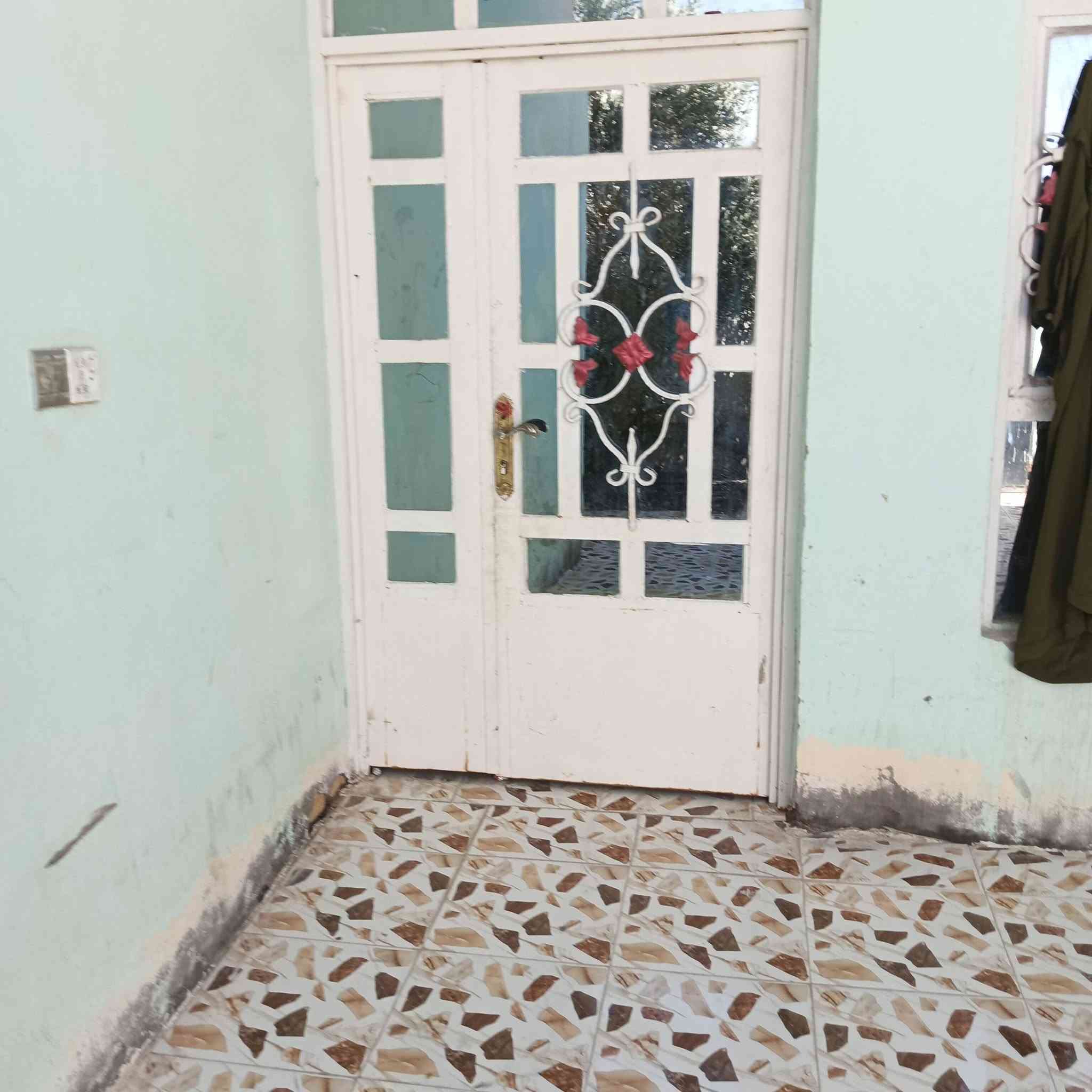 السلام عليكم بيت 200متر نزلت ال بيده 38 وبي مجال ***********
