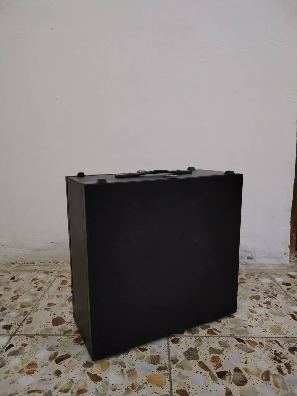 إعلان بيع 🎙️
            الســــــلام عليـكم 

للبيع جهاز صدى البلد PM-4000
🎛️ 6 قنوات + MP3
✅ الجهاز يعمل بشكل طبيعي
⚠️ الملاحظة الوحيدة: الصدى (Echo) متوقف
📦 الحالة الخارجية مبينة بالصور

💰 السعر: 450,000 دينار قابل للتفاوض للجادين.

📩 للتواصل والاستفسار مراسلة خاص.
او الرقم الاتي: ***********

