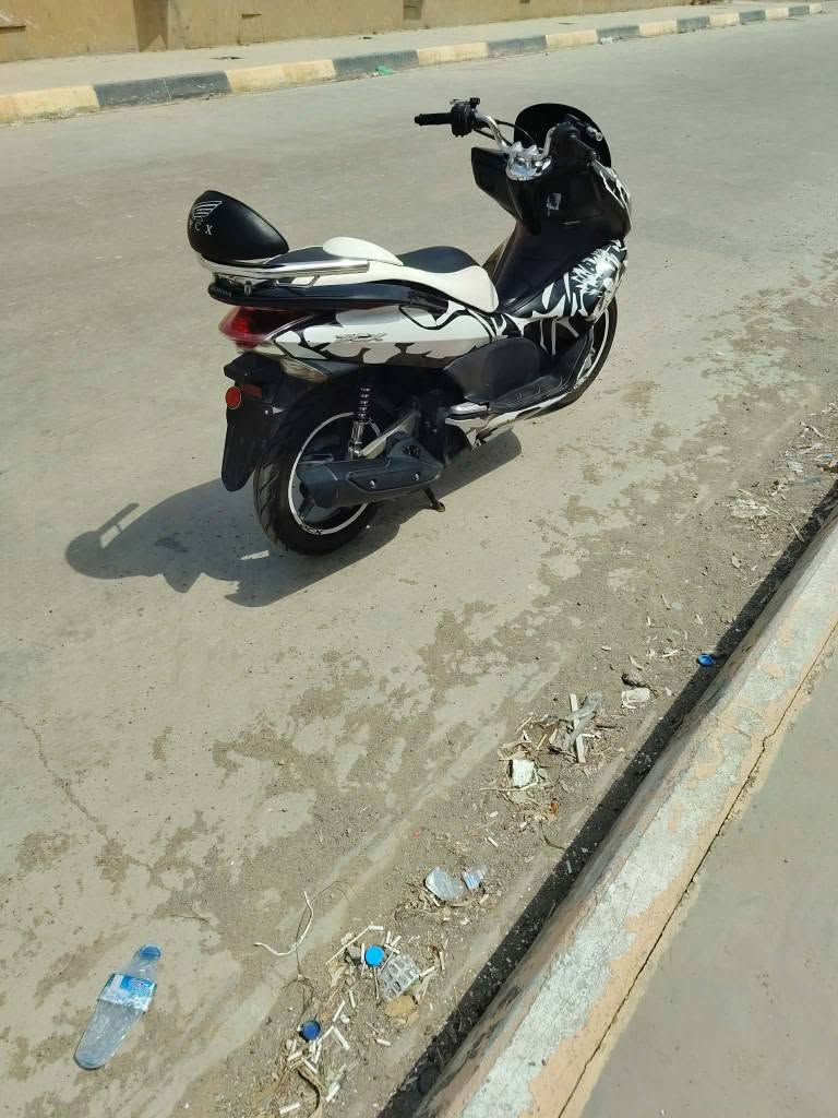 دراجة PCX جديدة
الجيل الاول موديل 2016
السعر مليون و 550 الف وبيها مجال للشراي عنوان ديالى بعقوبه فلكة الامين *********** بعقوبة, ديالى
