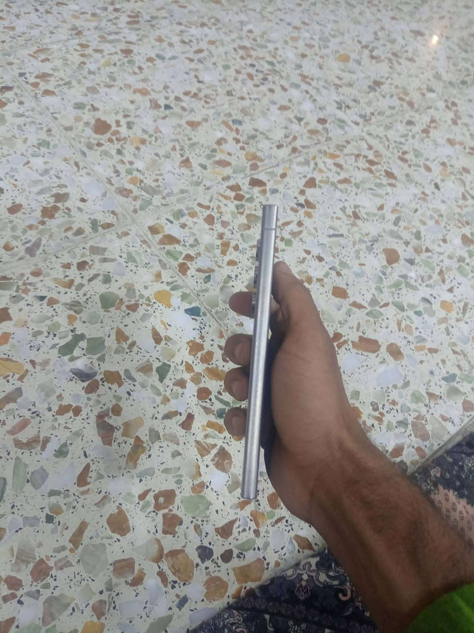 سلام عليكم S24الترا الجهاز ذاكرة 512 يعني نص تيرا  ممفتوح الجهاز كلش نضيف بي ملاحضة بل شاشة نقطة سودة ما ماثرة ع اللمس  غيرها اكفلة بكفالتي الشراس يراسل خاص

نص مكتوب في الصور:
- المنشورات
- بيع وشراء موبايلات في بغداد
- مستطفى عدنان سلمان - الآن
- سلام عليكم S24 الترا للبيع ذاكرة 512 الجهاز دبل شريحة ويا كارتونة ويا كيبل مالته اصلي الجهاز كلش نضيف بس بي نقطة سودة بل شاشة ما ماثرة ع اللمس سعرة 850 وبي مجال
- ٩:٥٦
- حول الهاتف
- الخاص ب مصطفى S24 Ultra
- إعادة تسمية
- اسم المنتج
- Galaxy S24 Ultra
- اسم الطراز
- SM-S928B/DS
- الرقم التسلسلي
- RFCX6177BLL
- SIM 1
- رقم الهاتف
- +9647867378211
- الشبكة
- Zain IQ
- IMEI 1
- 355731677881238
- SIM المتاحة
- IMEI ٢
- 357846947881236
- معلومات الحالة
- معلومات قانونية