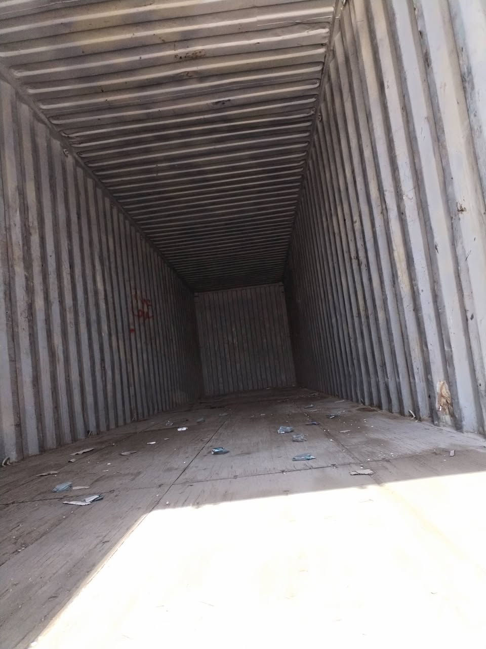 سلام عليكم حاويه للبيع سعر 22
وبيه مجال قليل   اتصال ***********
