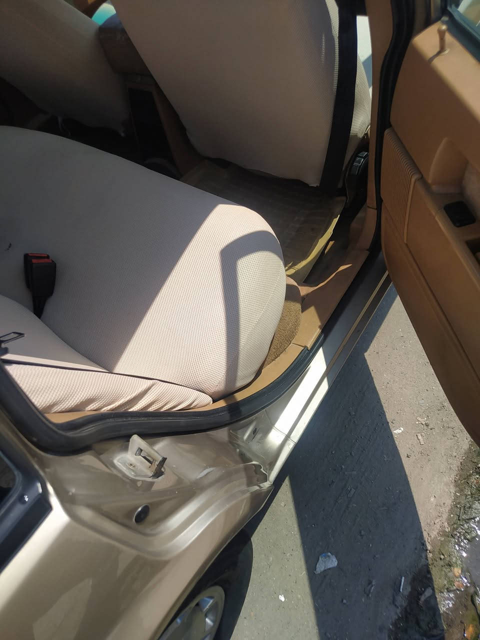 فالفو مديل 94 
السياره كير محرك جدد تايرات جدد 

محرك 4عادي مو تيربو 
السياره بسمي تبريد شغال 
سعر 73 بيها مجال قليل تفاصيل اكثر أتصل ***********
*********** مكاني موصل
