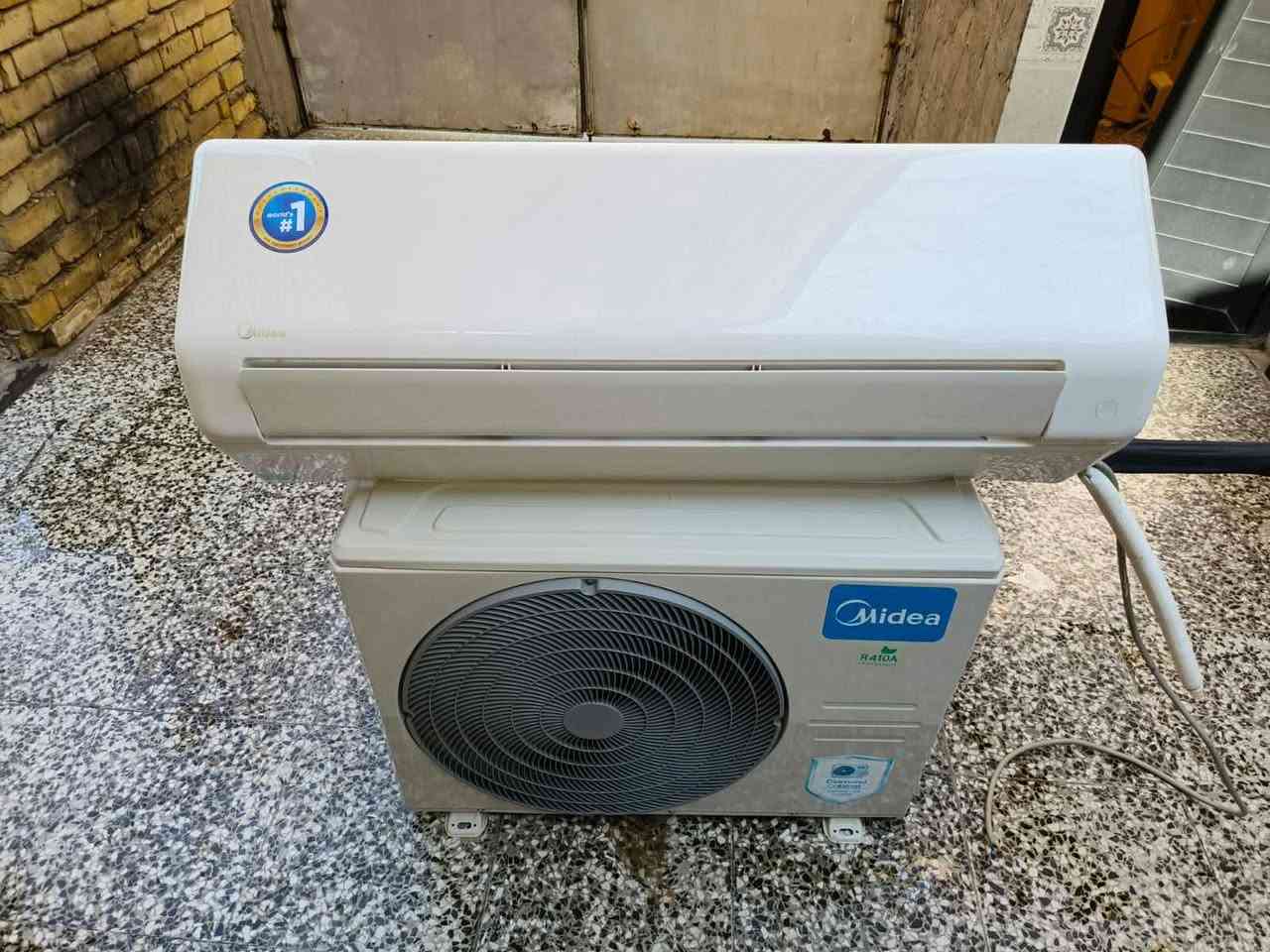 سلام عليكم عندي سبلت للبيع ميديا 2طن تبريد ثلج ❄استخدام موسم واحد فقط نضيف جدا سعر 425 العنوان بغداد الاتصال علا رقم***********
