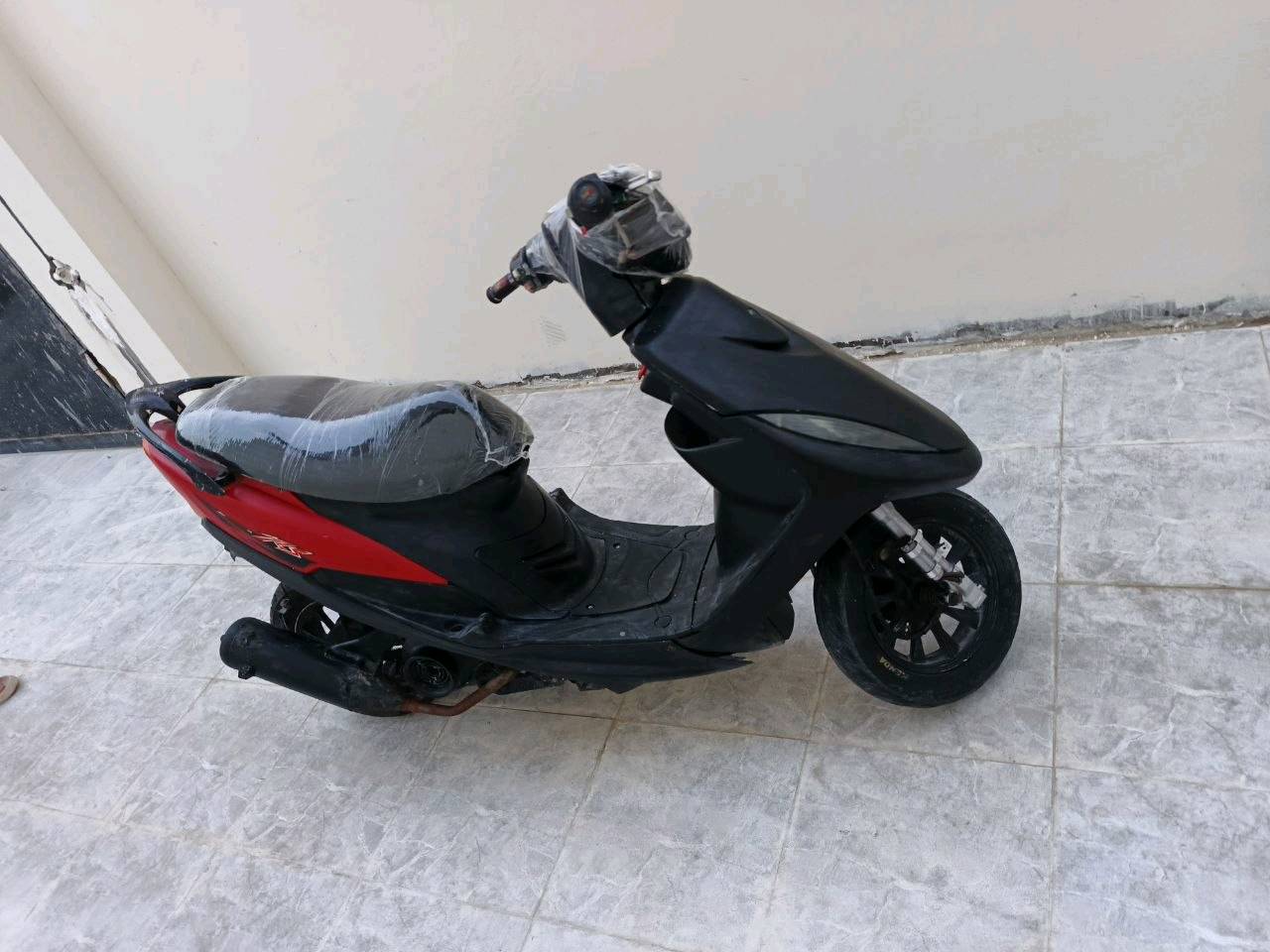 ماكس عدله بوشه 55 ولبلاديه موجوده تكدر ترجع شده  نهضه وسحب حلوه كهربائيات شغاله بس بيه شوي نقوصات بيه سلف رياضي سعر500 عنواني جزيره الفيروزيه