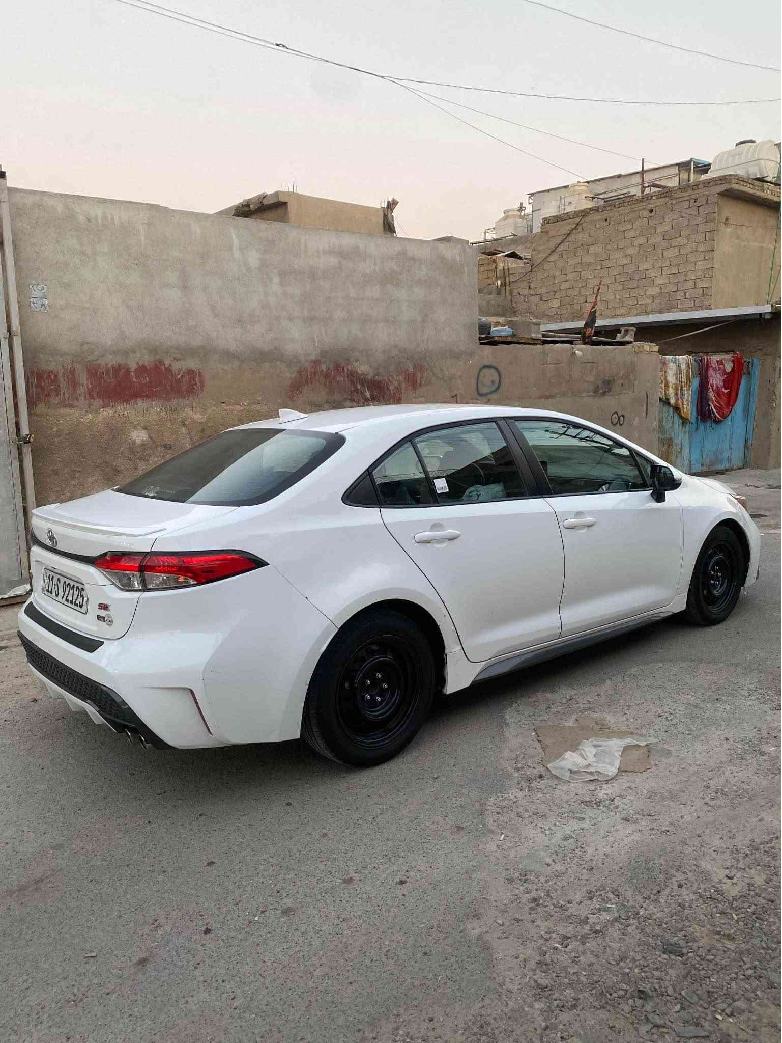 السلام عليكم كورالا se وارد امريكي يعني ياباني اصلي اصلي السياره بانزين كير محرك كفاله كهربياتها كامله ادامه كامله بدون اي عطل 
السياره ضرهها بامريكا جاملغ امامي سايق وبنيد وبل عراق جاملغ خلفي السعر ١١٨ وبيها مجال بسيط 
السياره  ماشيه ٩٣ الف كيلو  مو مايل 
باسمي تحويل ثاني يوم حته الهزه مساقطه 
ماكني بغداد بوب الشام 

‭***********‬ بغداد, العراق
